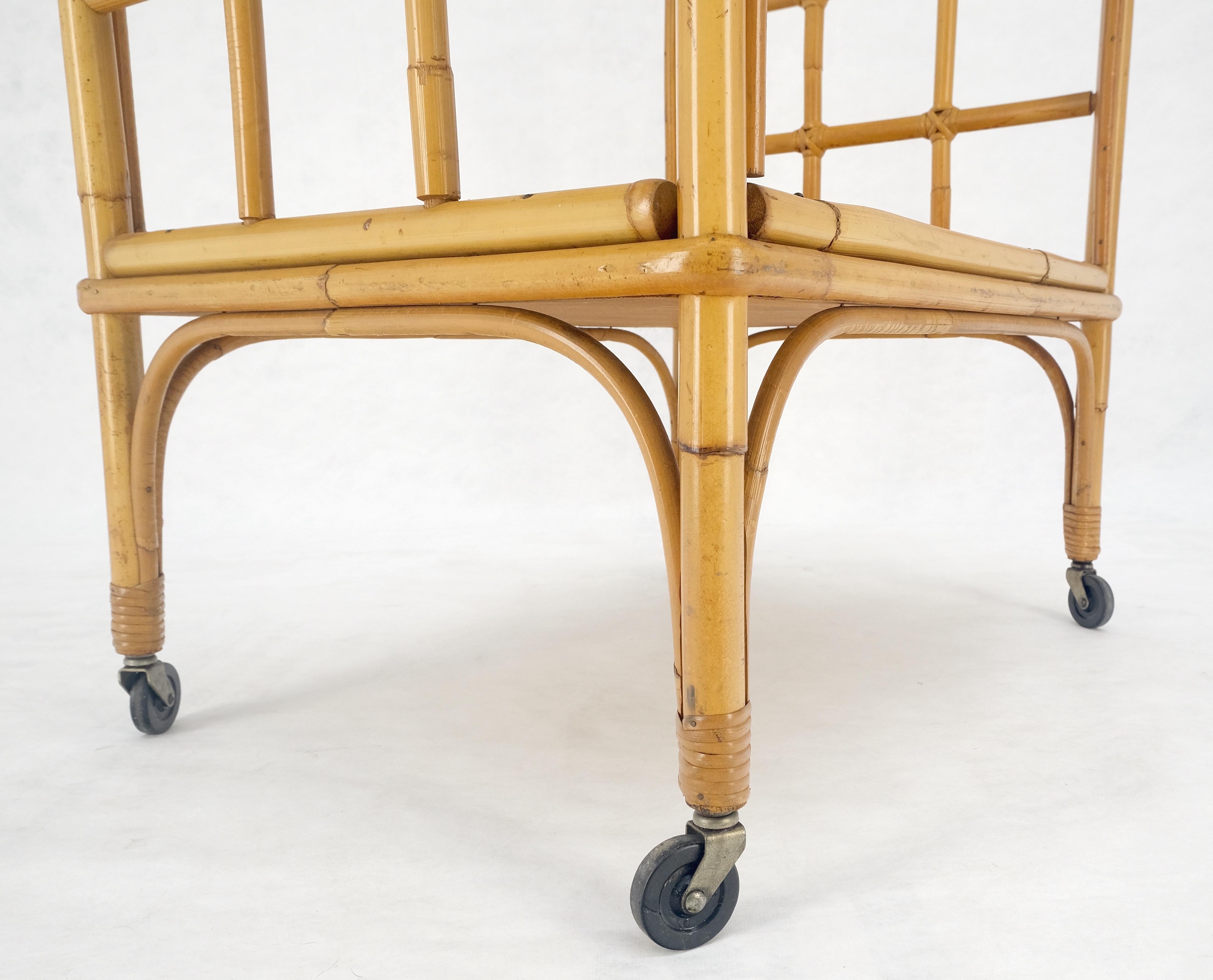 Fine Bamboo c1970s 2 Tier glass Top Serving Bar Cart on Wheels Mid Century MINT! en vente 12