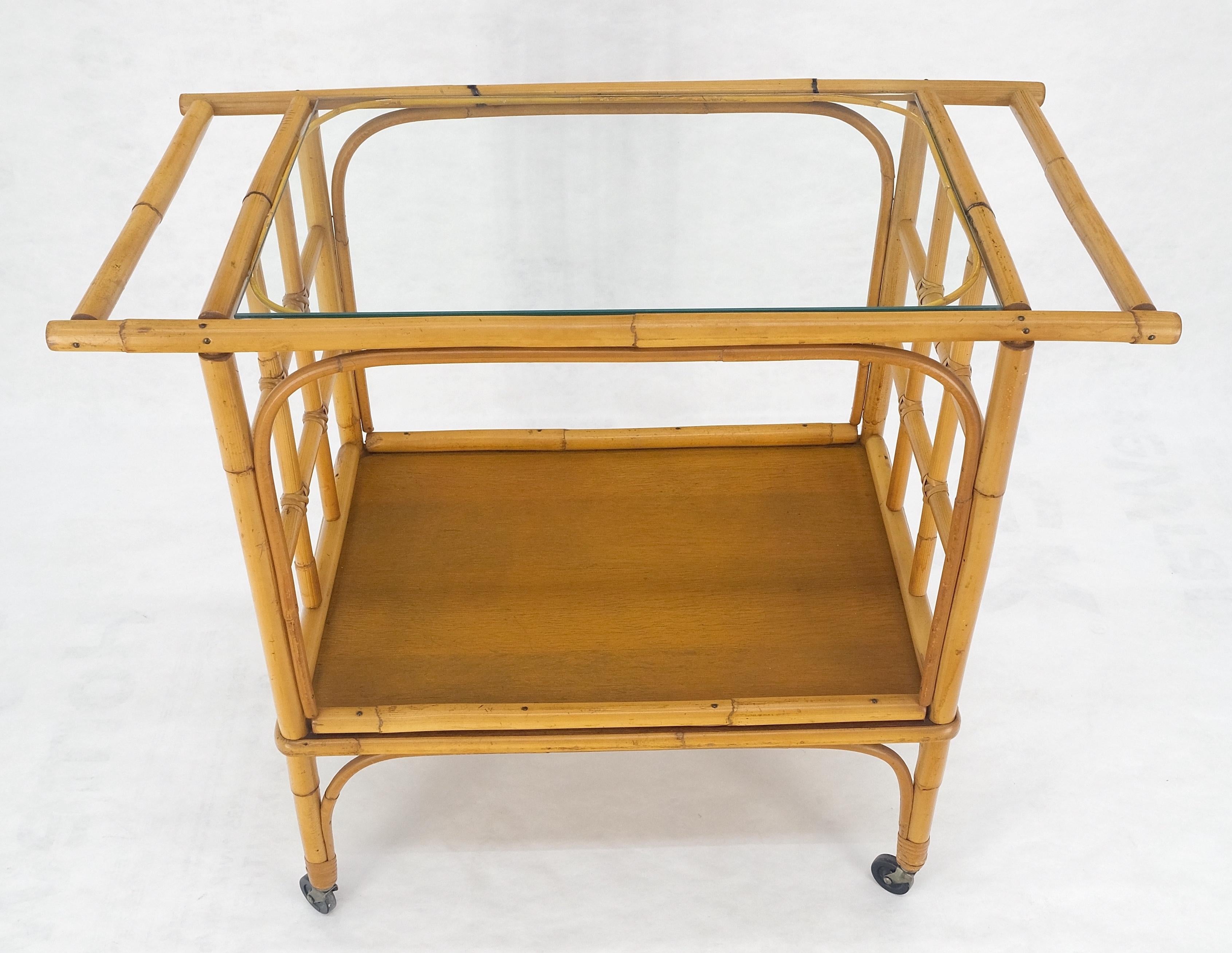 Bambou Fine Bamboo c1970s 2 Tier glass Top Serving Bar Cart on Wheels Mid Century MINT! en vente
