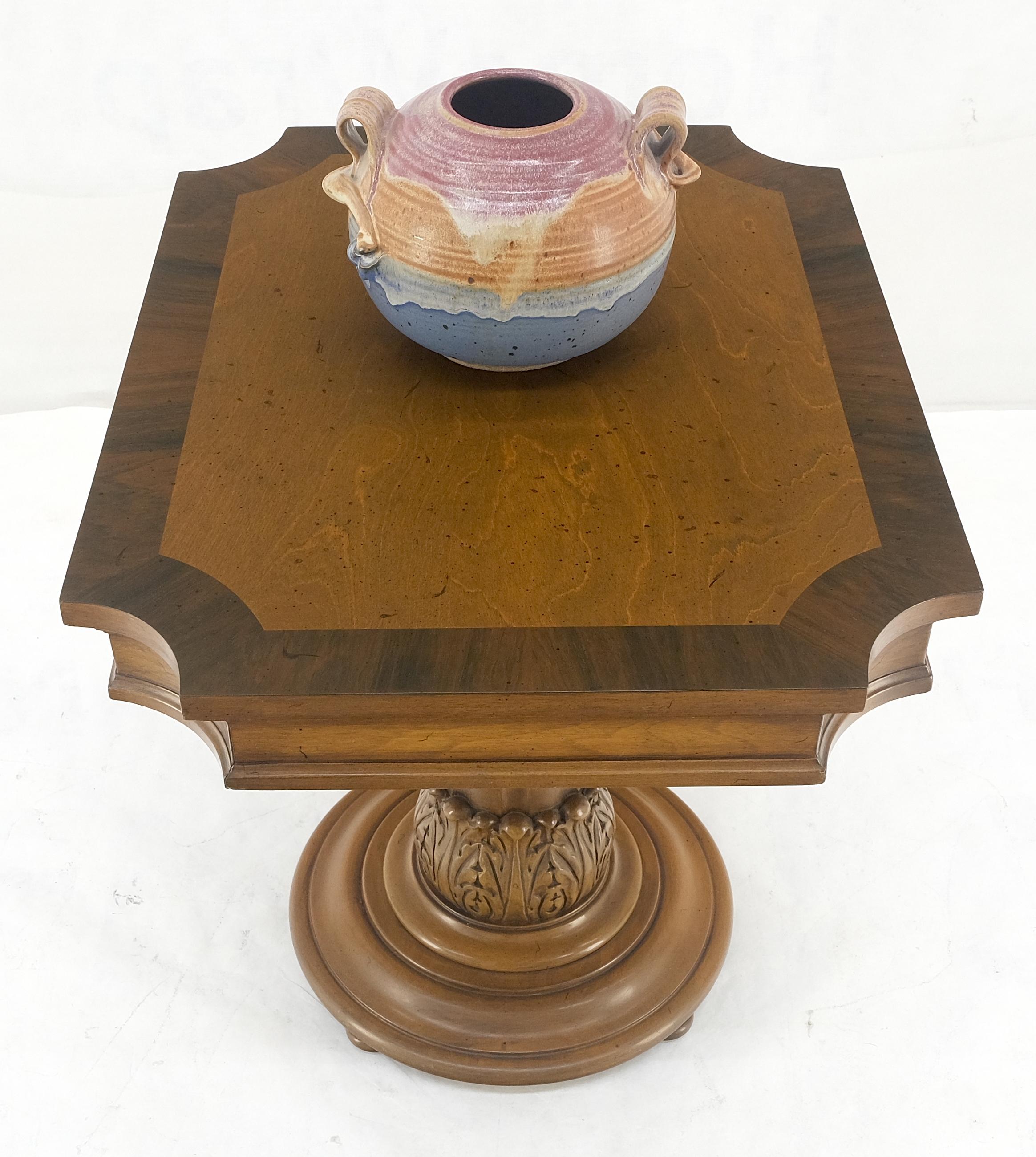 Fine Banded Top One Drawer Single Carved Pedestal Night Stand End Lamp Table en vente 4