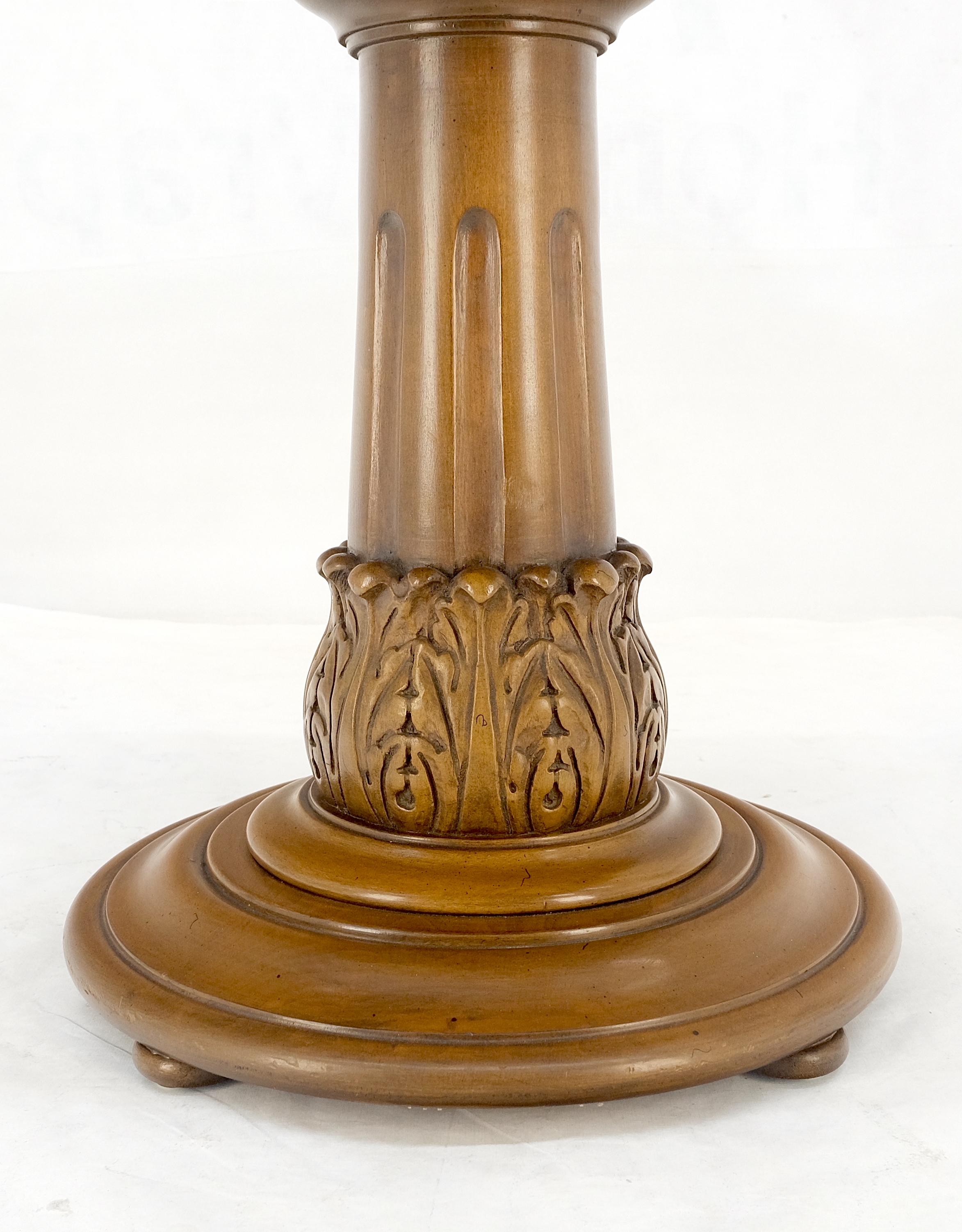 Mid-Century Modern Fine Banded Top One Drawer Single Carved Pedestal Night Stand End Lamp Table en vente