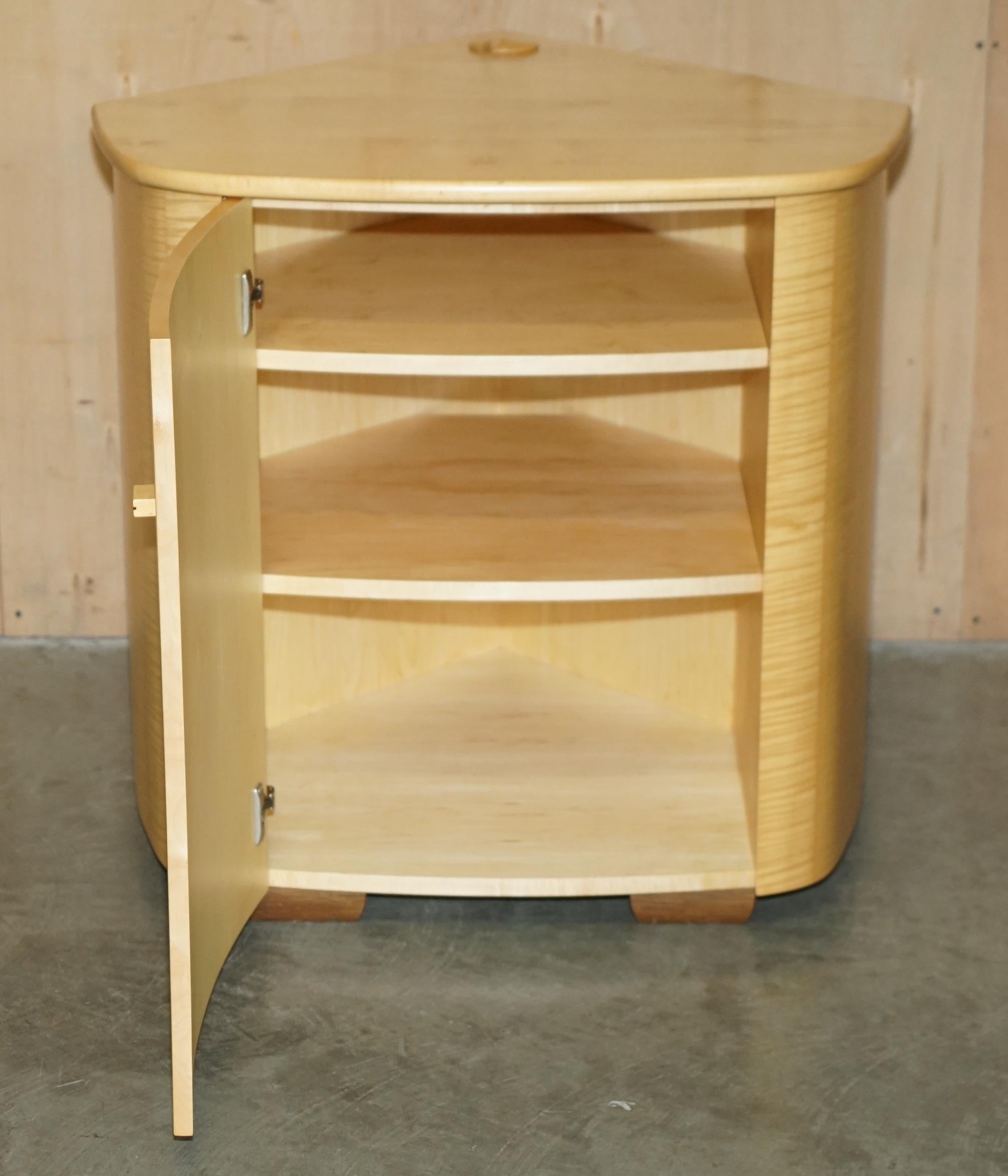 FINE BAXTER & LEE SATiN BIRCH BOW FRONTED TELEVISION TV CABINET PART OF SUITE In Good Condition For Sale In West Sussex, Pulborough