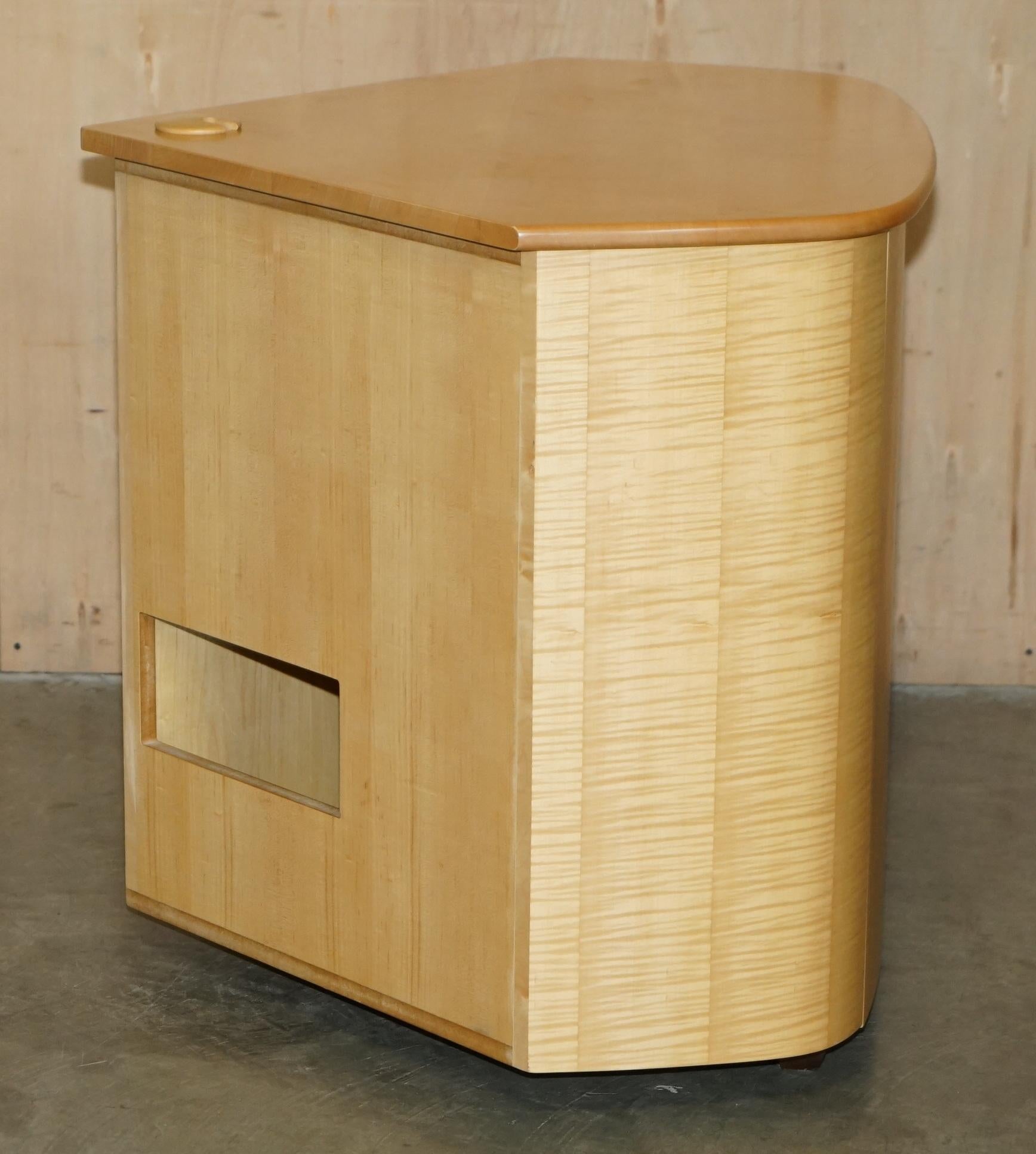 20th Century FINE BAXTER & LEE SATiN BIRCH BOW FRONTED TELEVISION TV CABINET PART OF SUITE For Sale