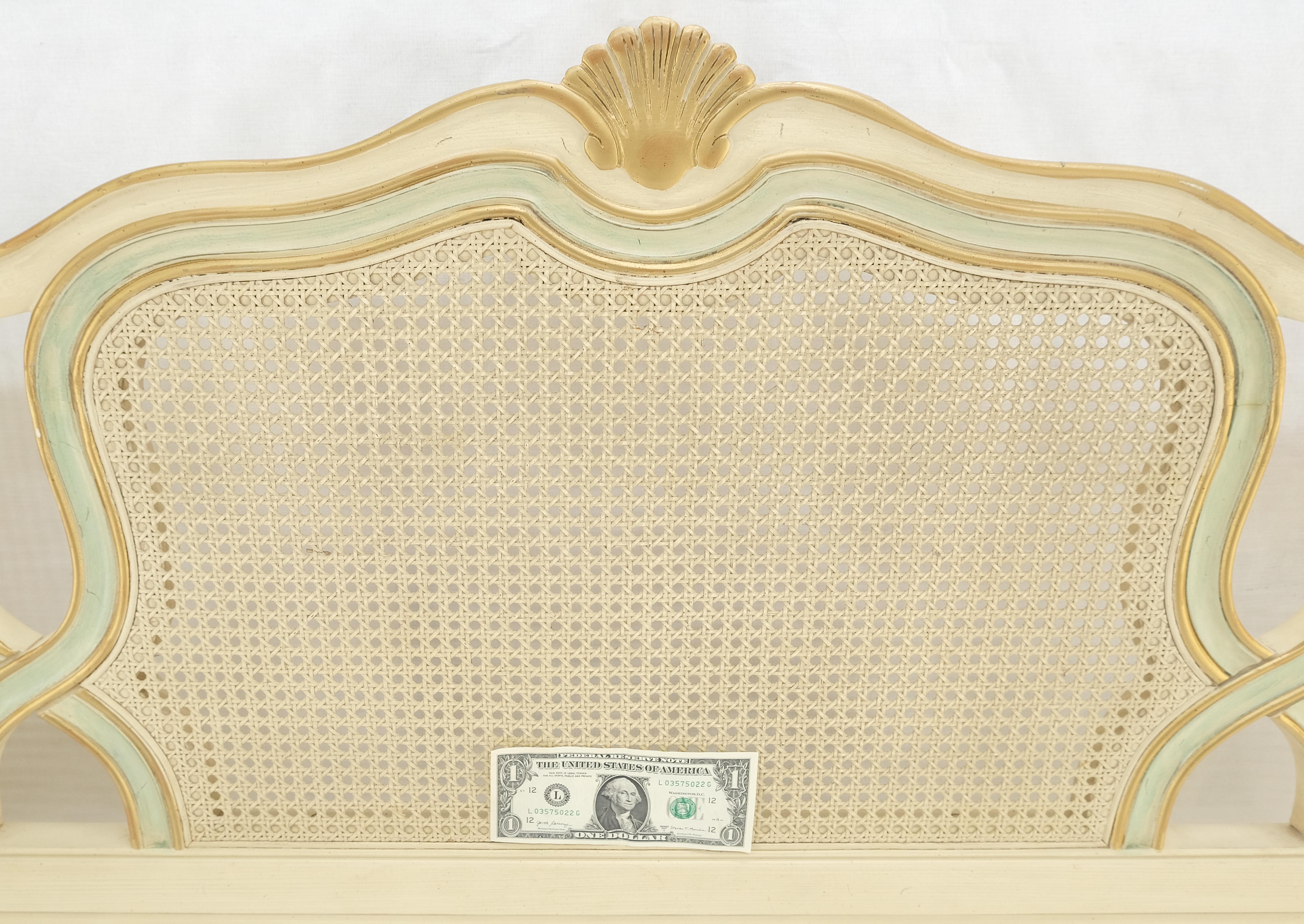 ¡Cabecero de cama tamaño Queen con Festón Tallado en Corona y Ribete Azul Dorado Beige MENTA!
