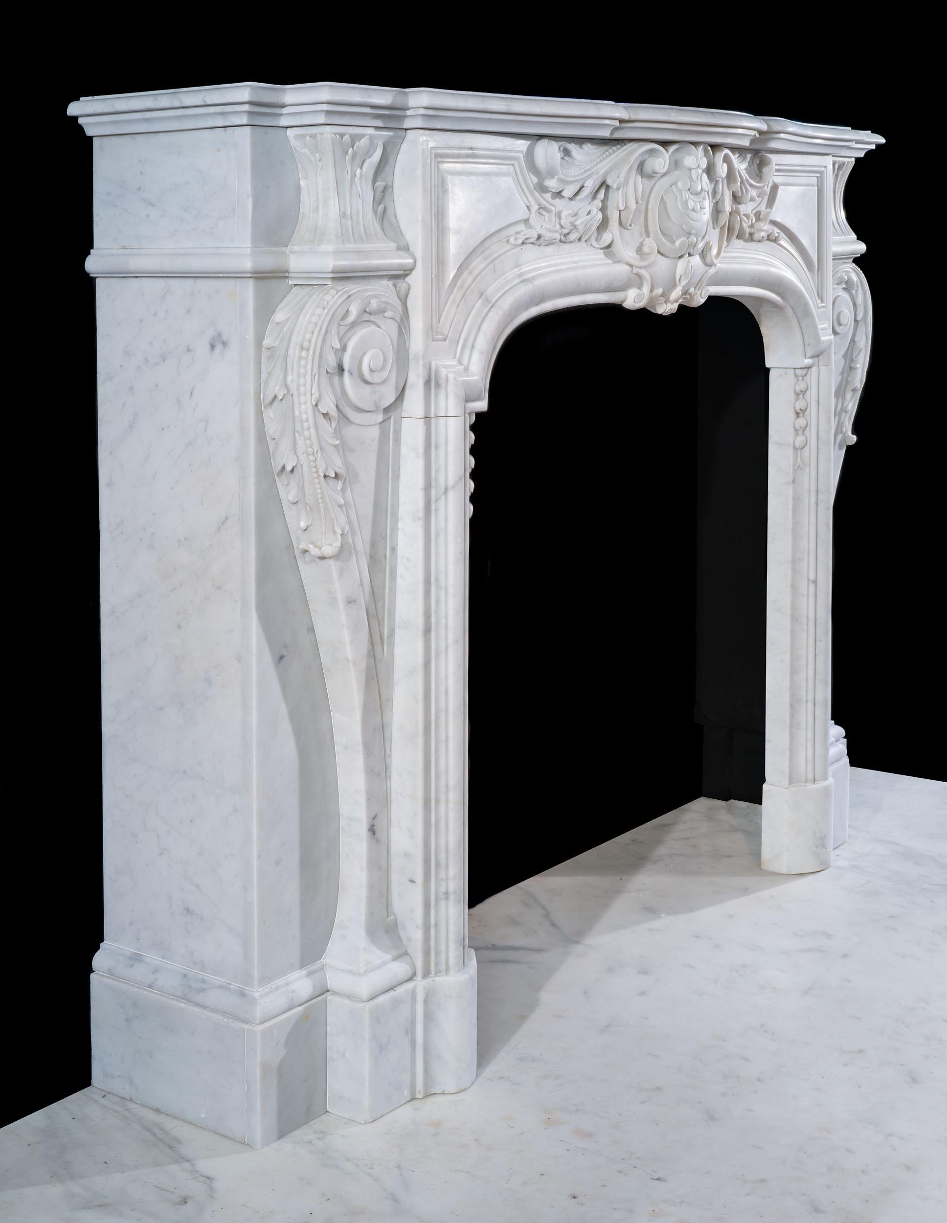 Fine Belgian Fireplace in Carrara Marble For Sale 1