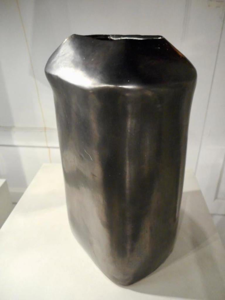 Vernissé Vase en céramique émaillée noire dans le style de Georges Jouve en vente