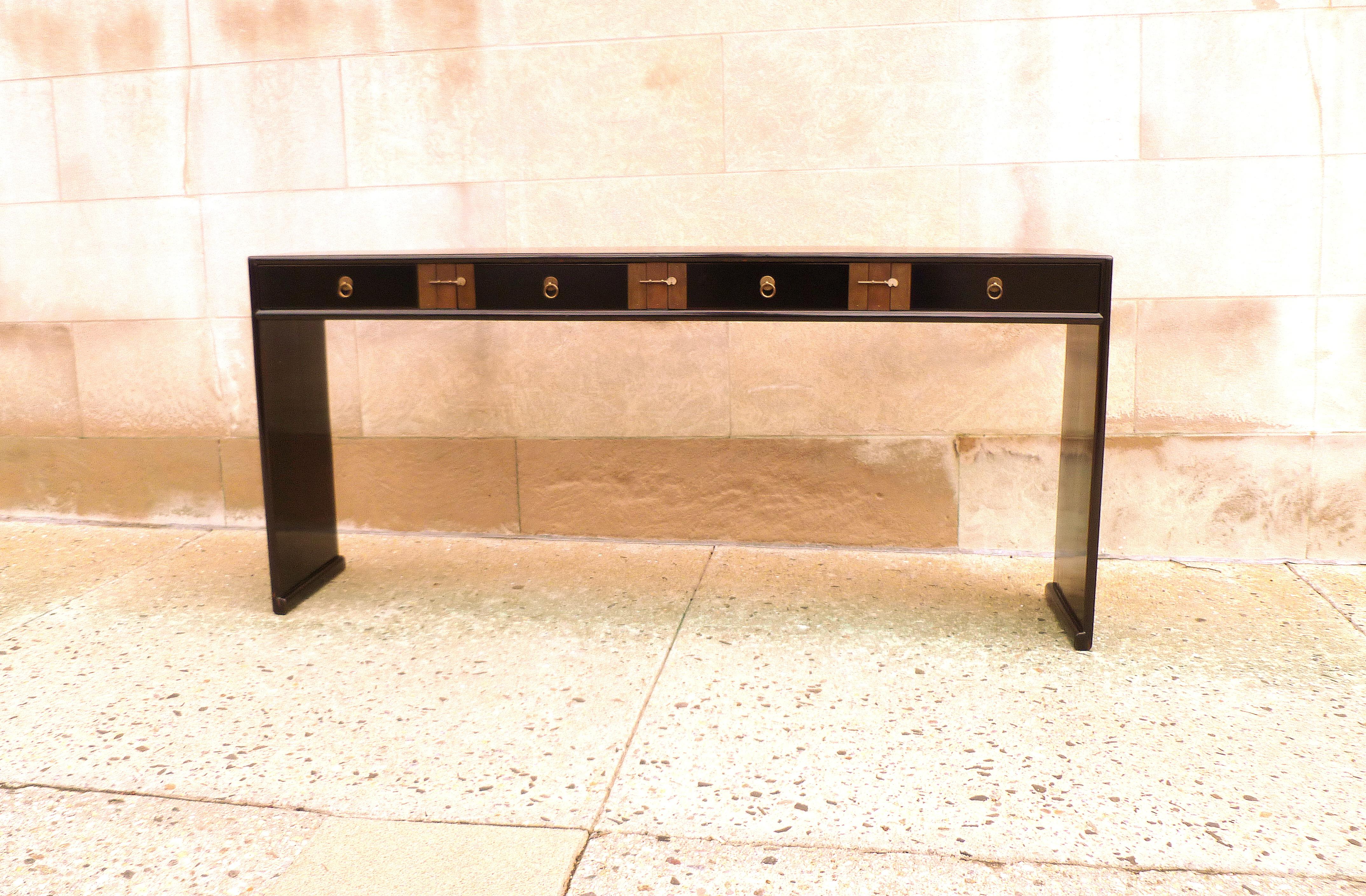 Chinese Fine Black Lacquer Console Table For Sale
