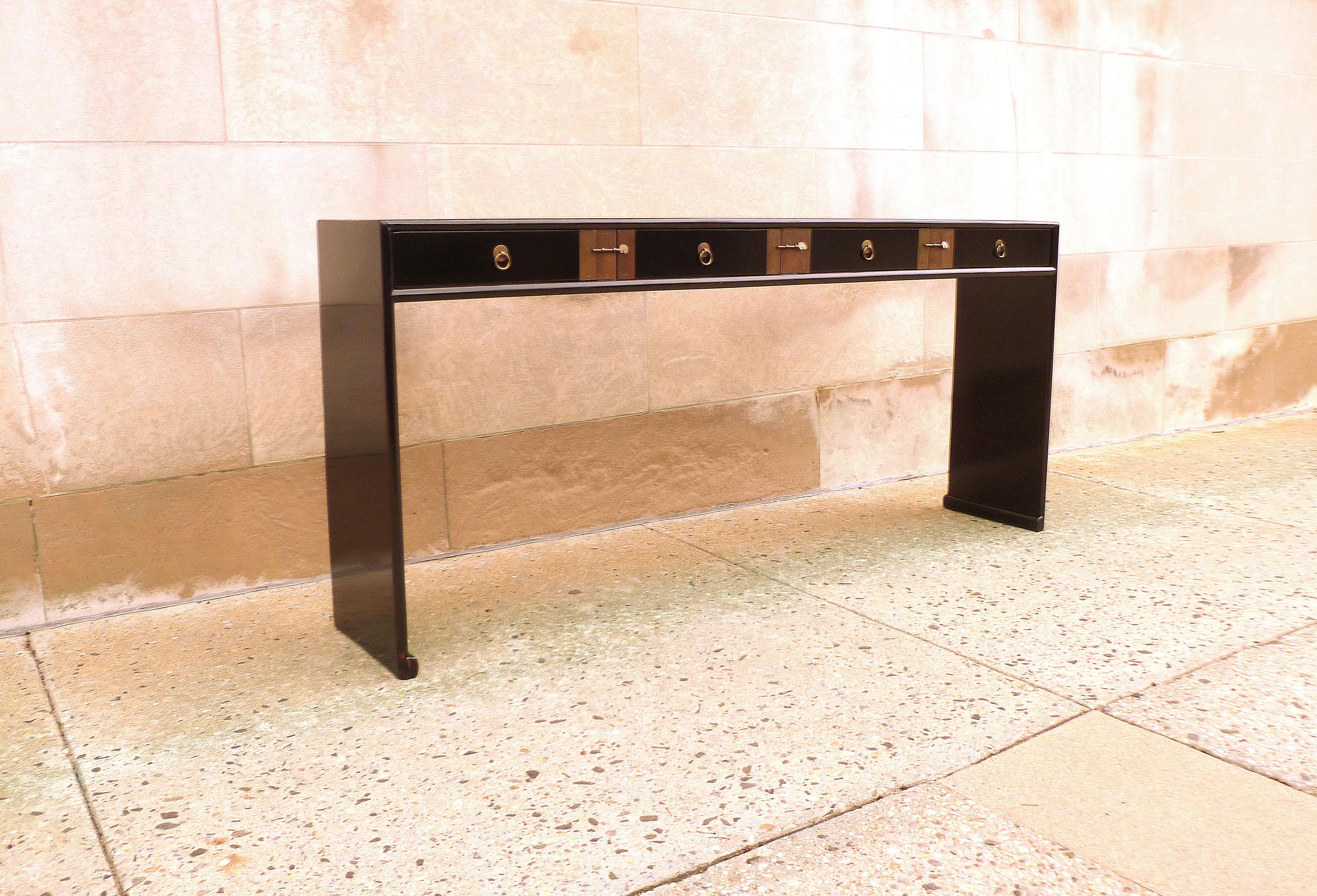 Fine Black Lacquer Console Table In Excellent Condition For Sale In Greenwich, CT