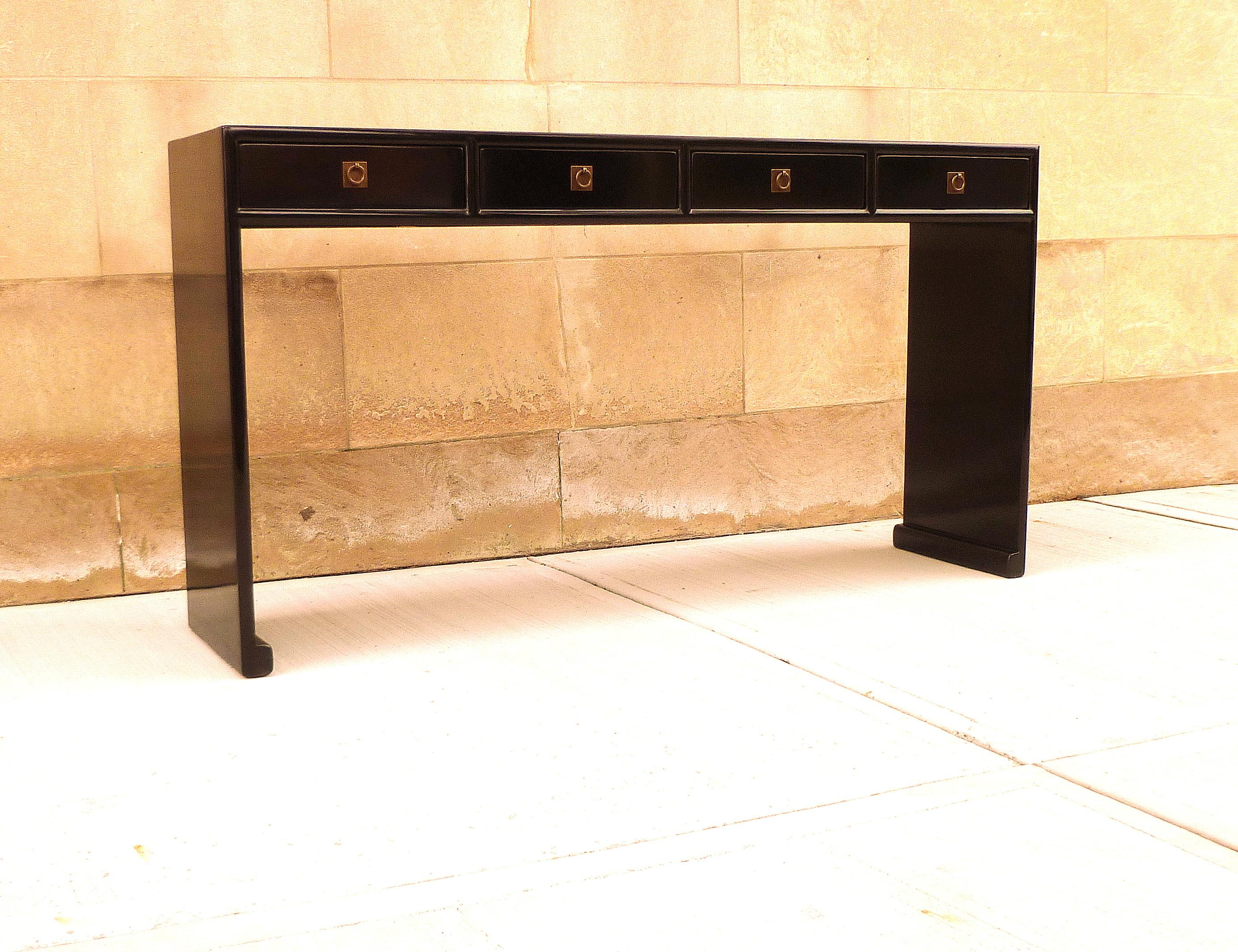 Fine Black Lacquer Console Table In Excellent Condition For Sale In Greenwich, CT