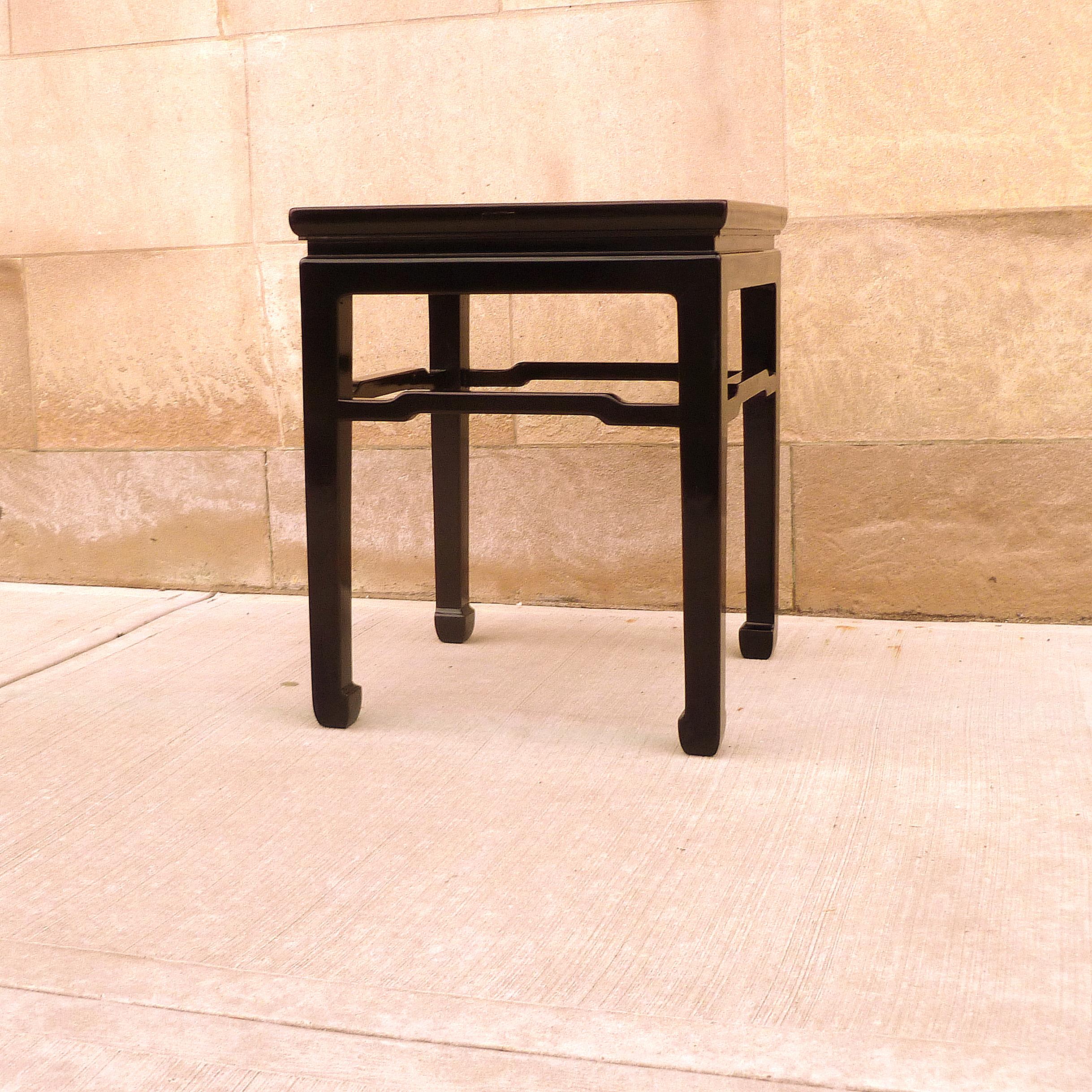 Chinese Fine Black Lacquer End Table