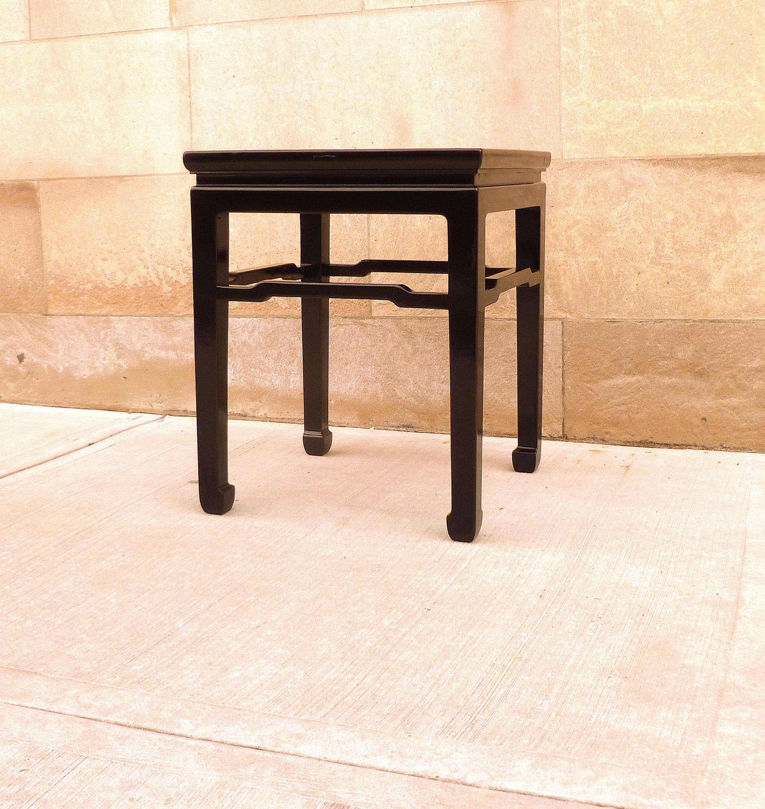 Polished Fine Black Lacquer End Table