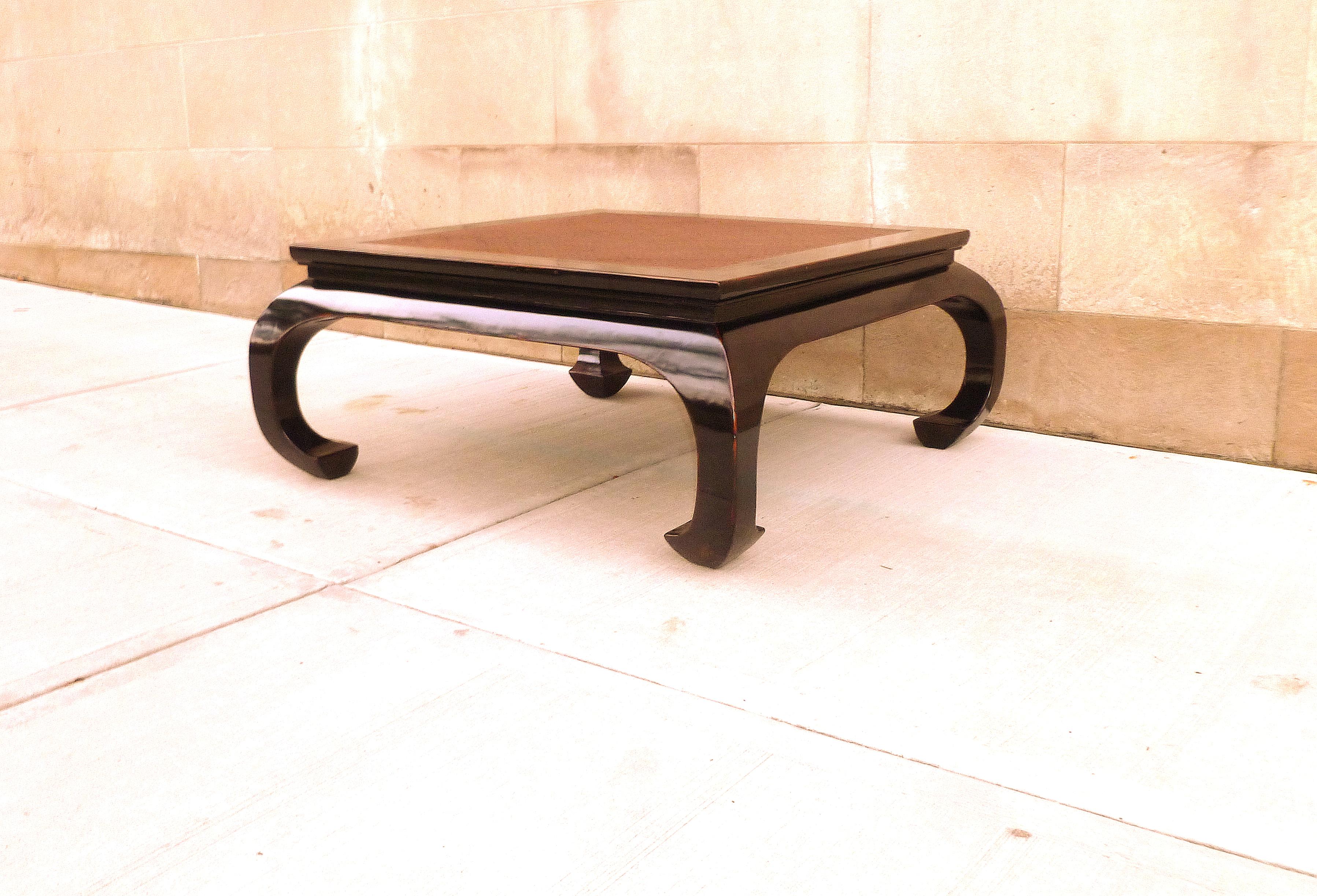 Fine Black Lacquer Low Table with Hard Canned Top (Chinesisch)