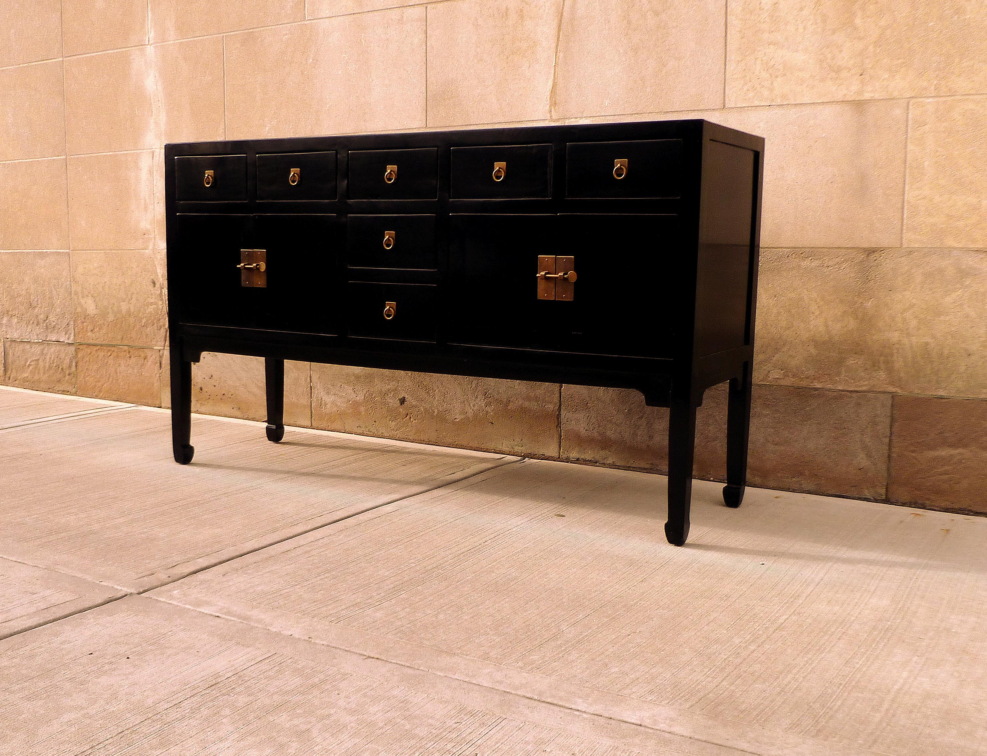 Fine Black Lacquer Sideboard In Excellent Condition For Sale In Greenwich, CT