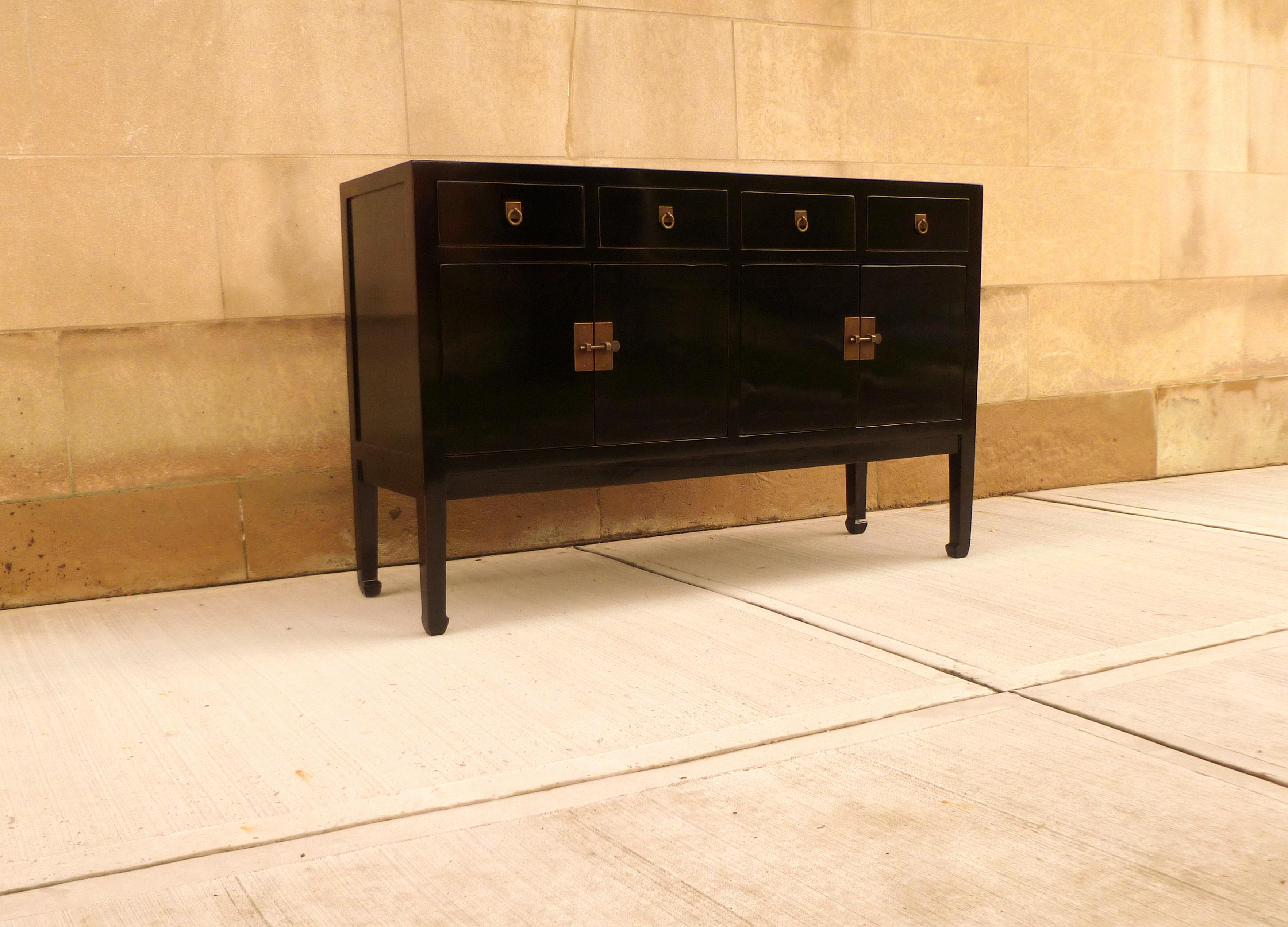 Fine Black Lacquer Sideboard or Console Table In Excellent Condition For Sale In Greenwich, CT