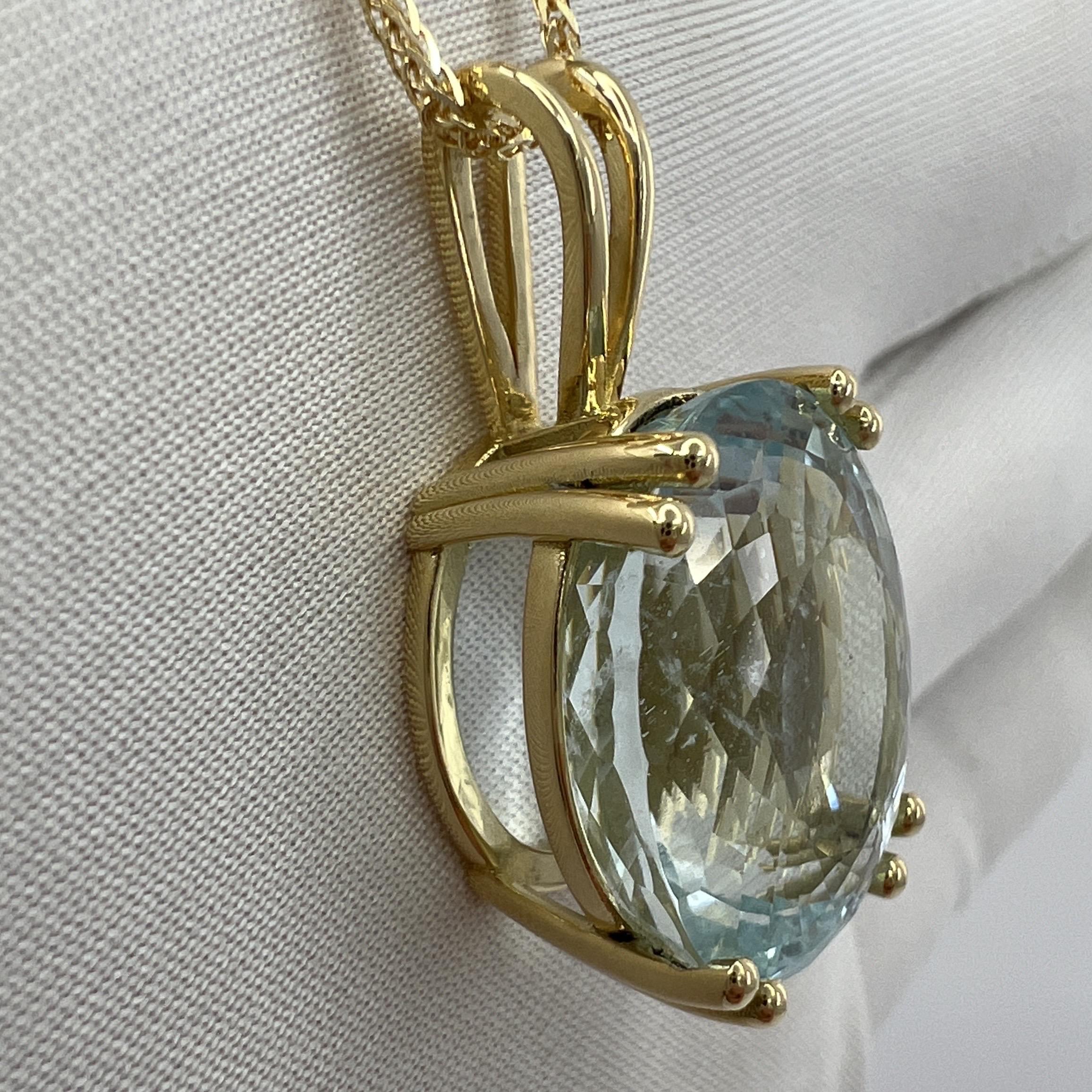 Women's or Men's Fine Blue Aquamarine 17.68 Carat Oval Cut 18k Yellow Gold Pendant Necklace