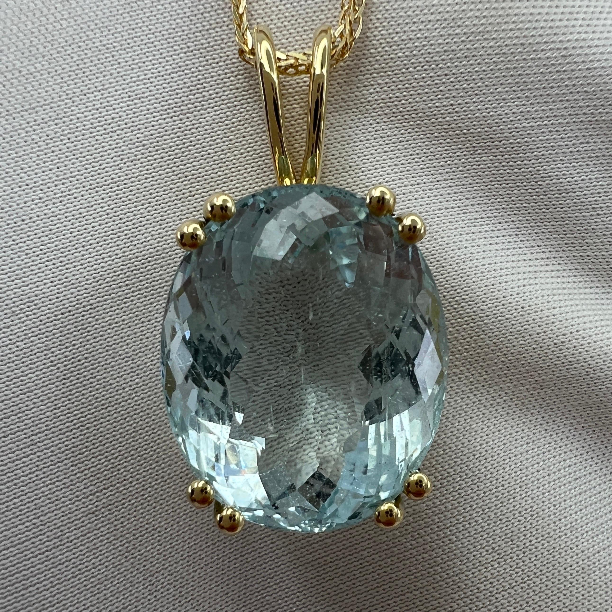 Fine Blue Aquamarine 17.68 Carat Oval Cut 18k Yellow Gold Pendant Necklace 3