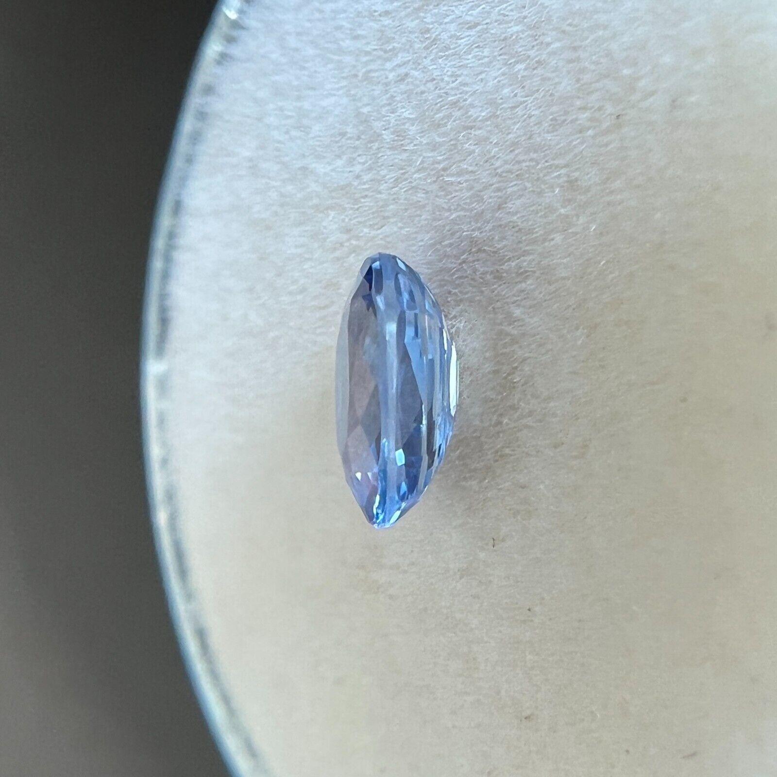 Fine pierre précieuse non sertie de Ceylan, saphir bleu de 0,85 carat, taille ovale, rare en vente 1