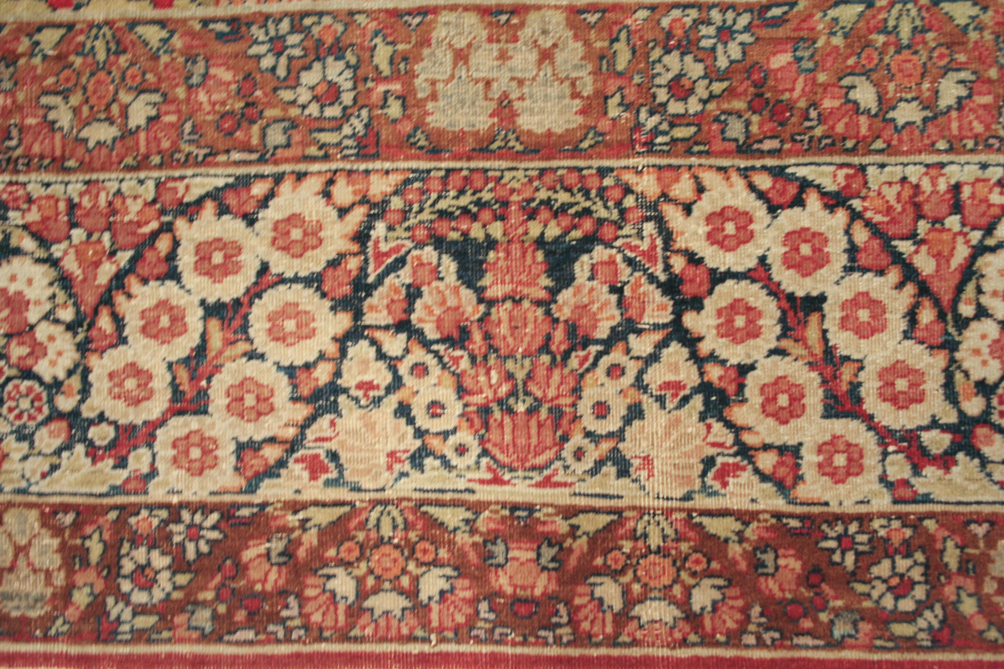 Tappeto Millefleurs Kirman antico con fondo blu pregiato in vendita 1