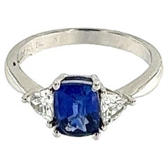 Ring mit blauem Saphir und Diamant, 18kt