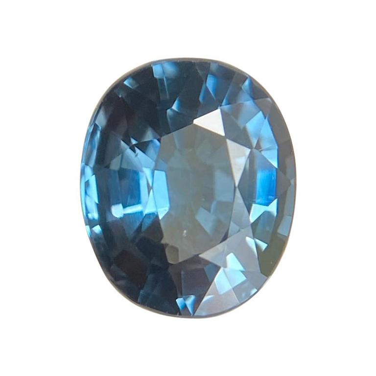 Fine pierre précieuse non sertie, spinelle bleue taille ovale de 1,20 carat