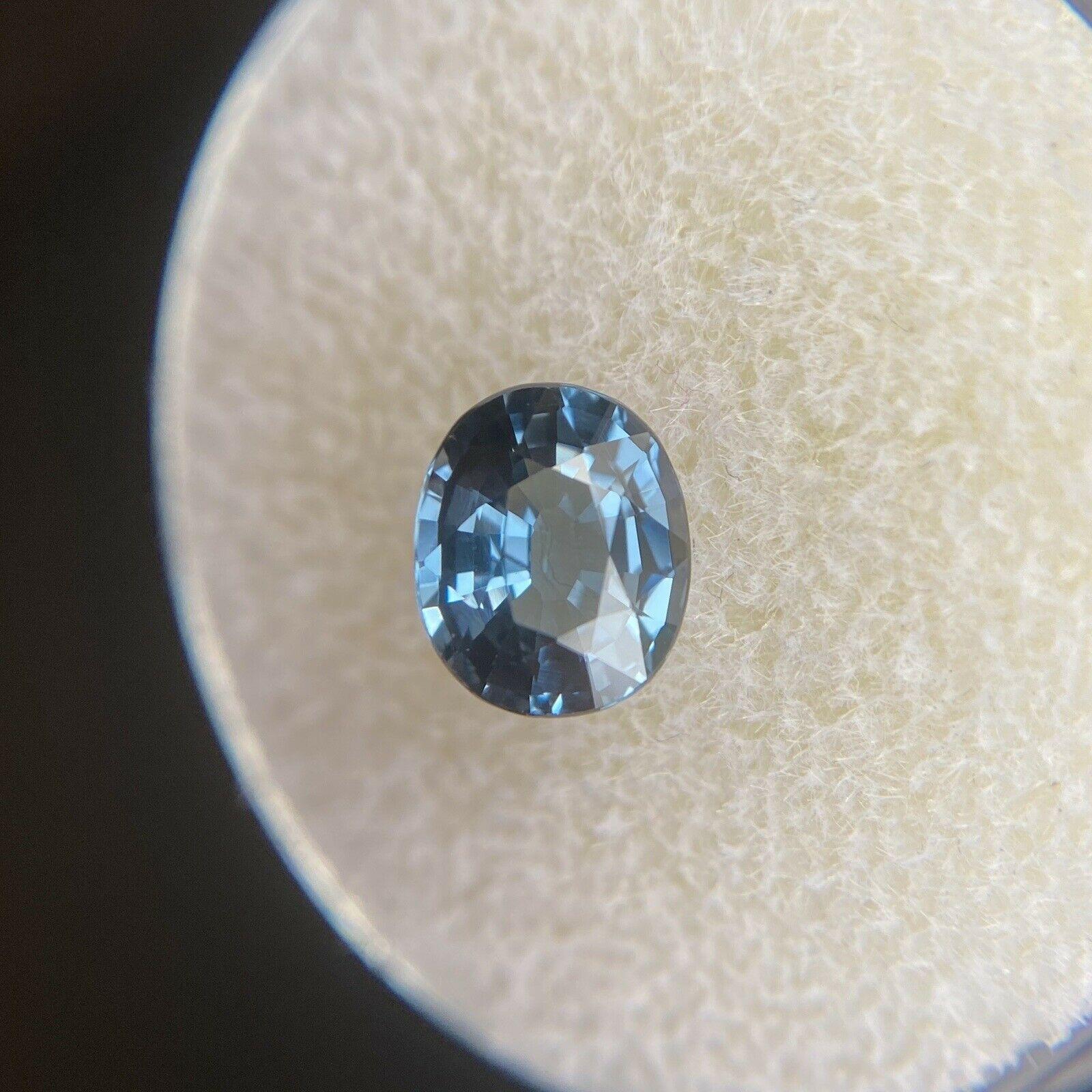 Fine pierre précieuse rare non sertie, spinelle bleue taille ovale de 1,20 carat en vente 5