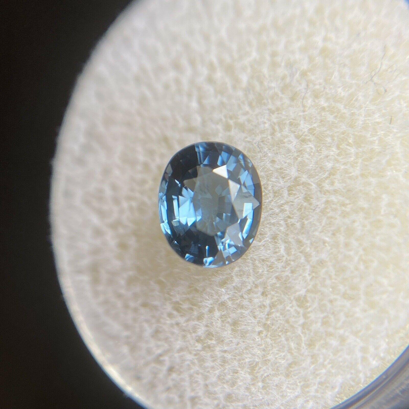Taille ovale Fine pierre précieuse rare non sertie, spinelle bleue taille ovale de 1,20 carat en vente