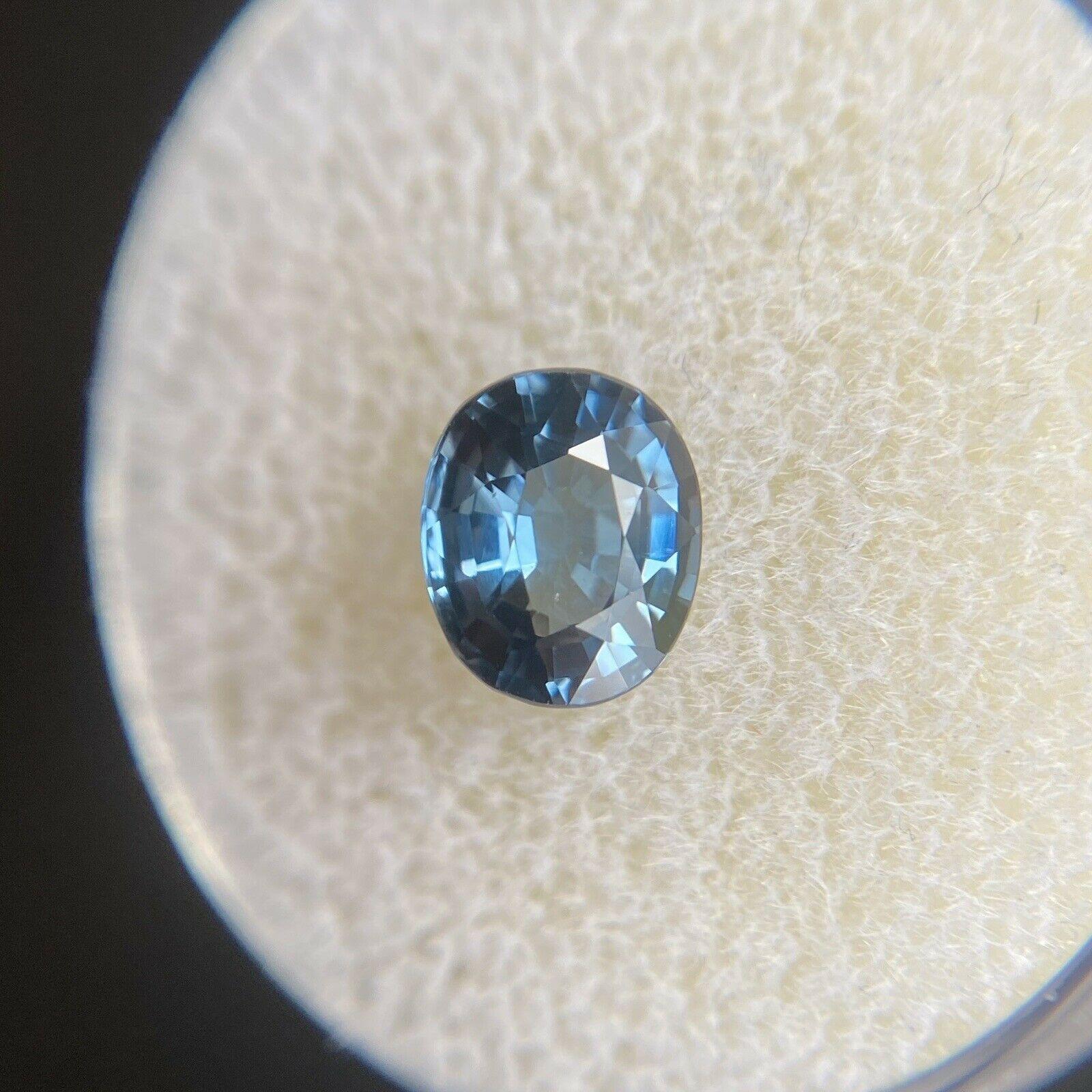Fine pierre précieuse rare non sertie, spinelle bleue taille ovale de 1,20 carat Unisexe en vente