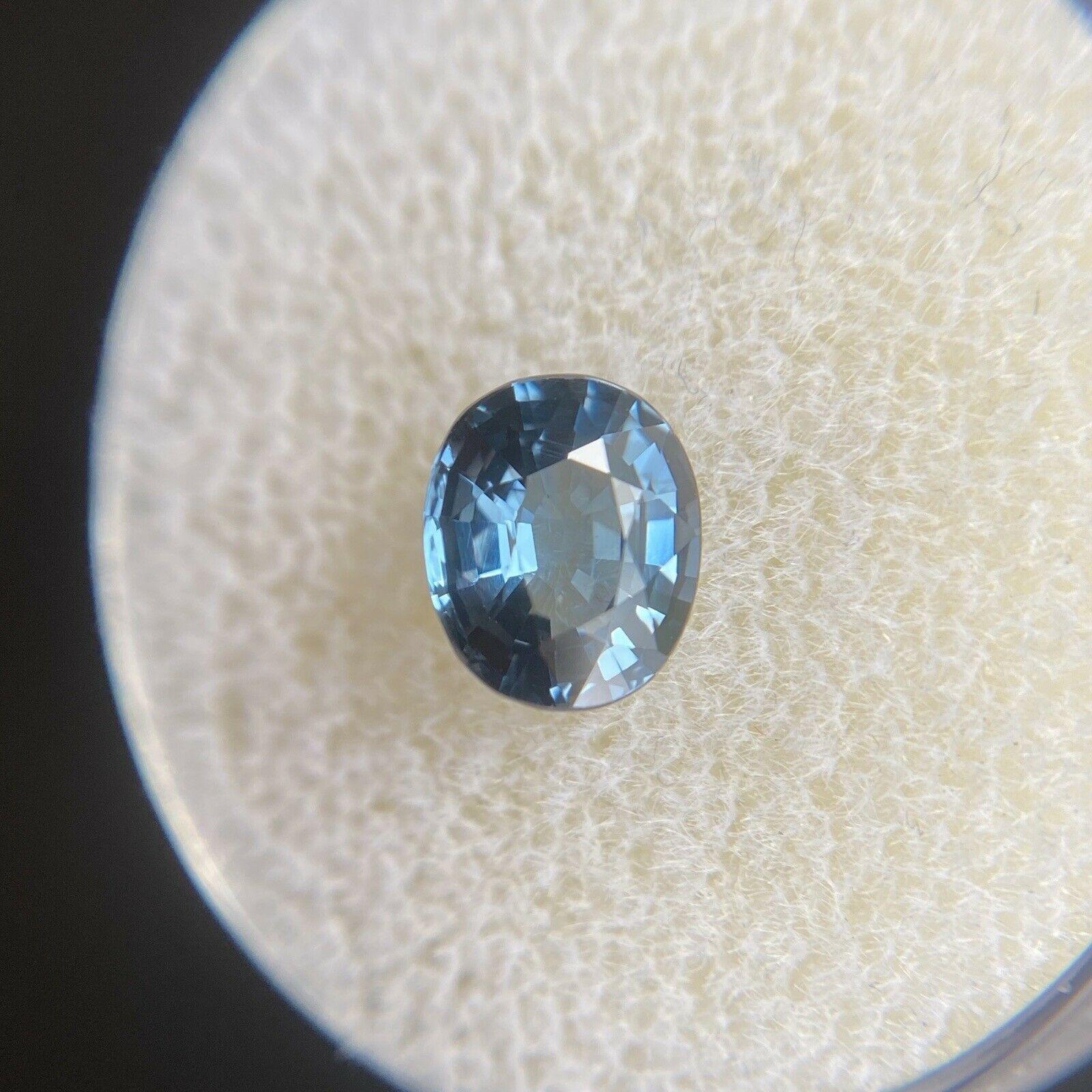 Fine pierre précieuse rare non sertie, spinelle bleue taille ovale de 1,20 carat en vente 1