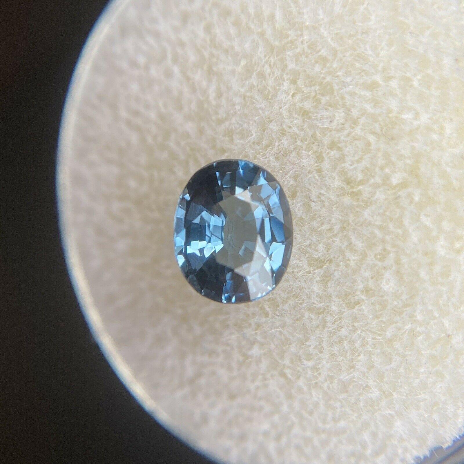 Fine pierre précieuse rare non sertie, spinelle bleue taille ovale de 1,20 carat en vente 2