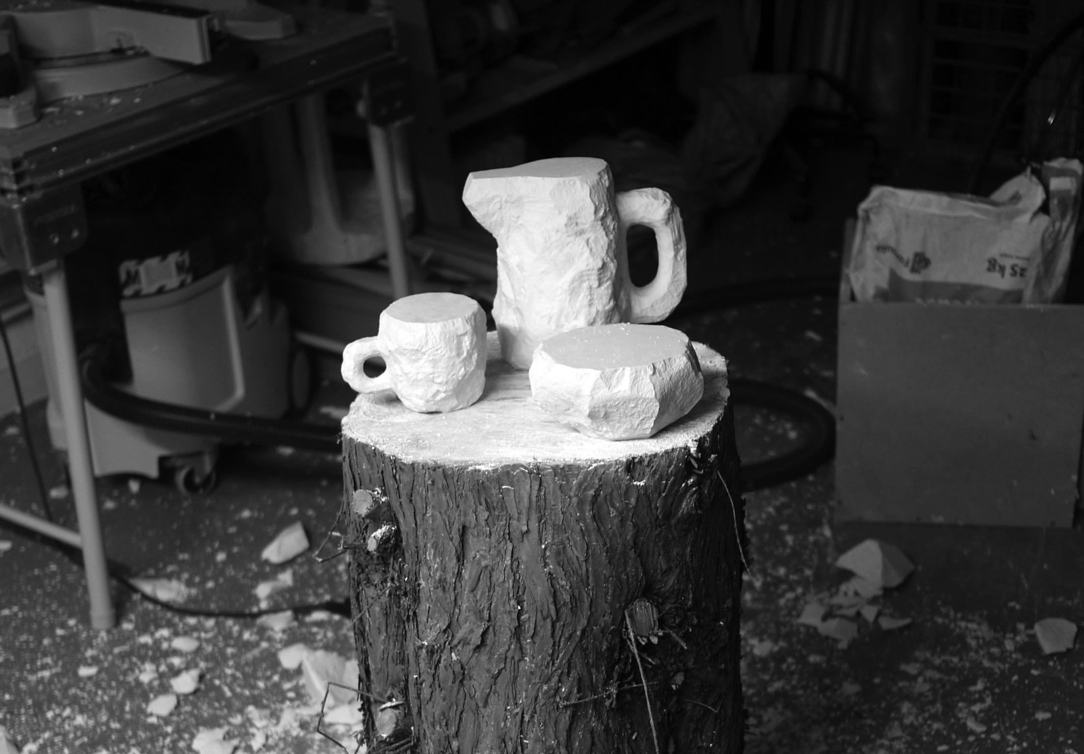 Posy-Vase aus Knochenporzellan mit handgeschnitzten Gipsmodellen aus Schlickerguss (Britisch) im Angebot