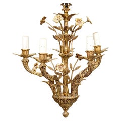 Lustre en laiton à décor floral