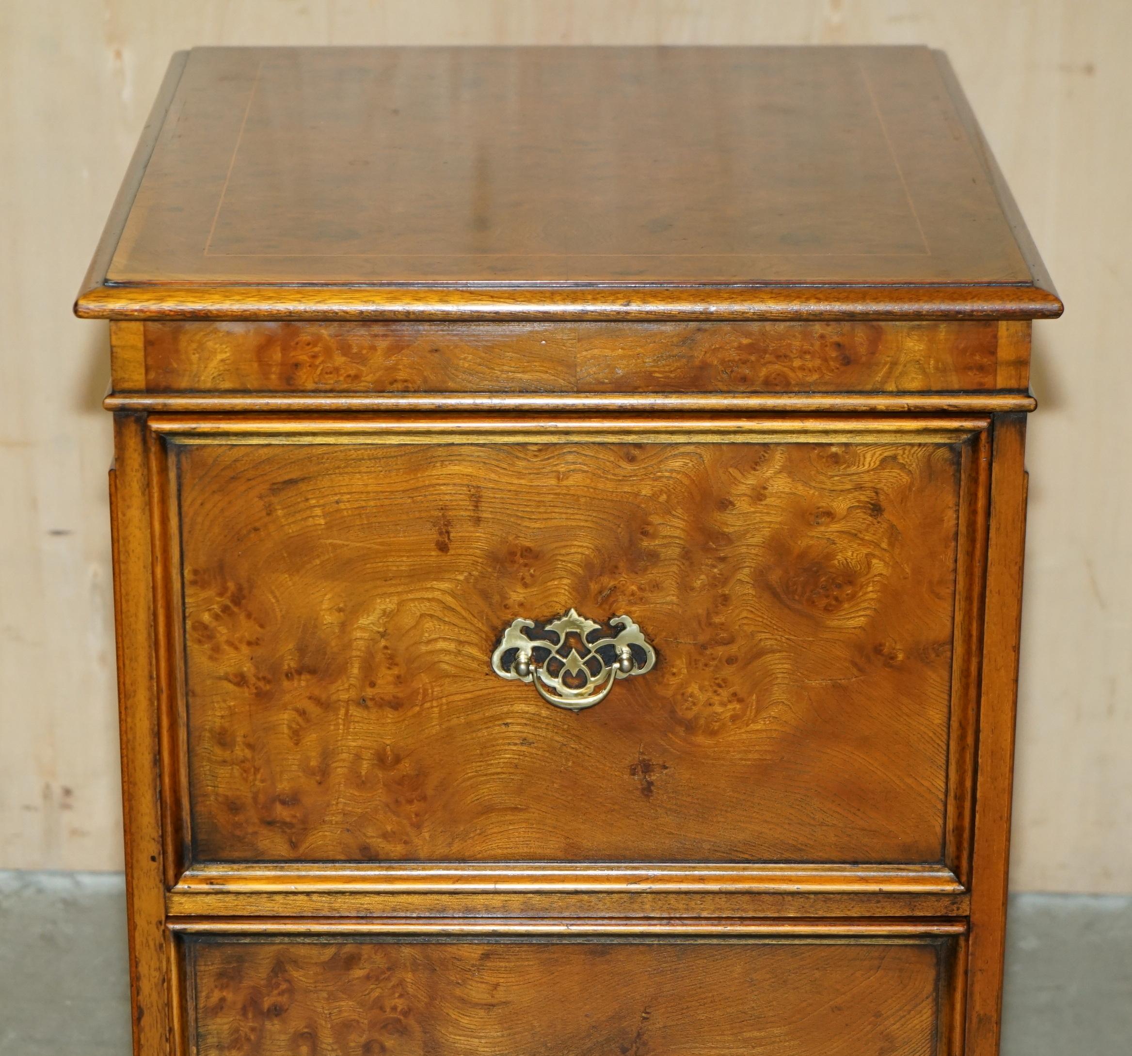 FINE BRIGHTS OF NETTLEBED BURR WALNUT FILING CABiNET MIT STUNNING TIMBER PATINA (Englisch) im Angebot
