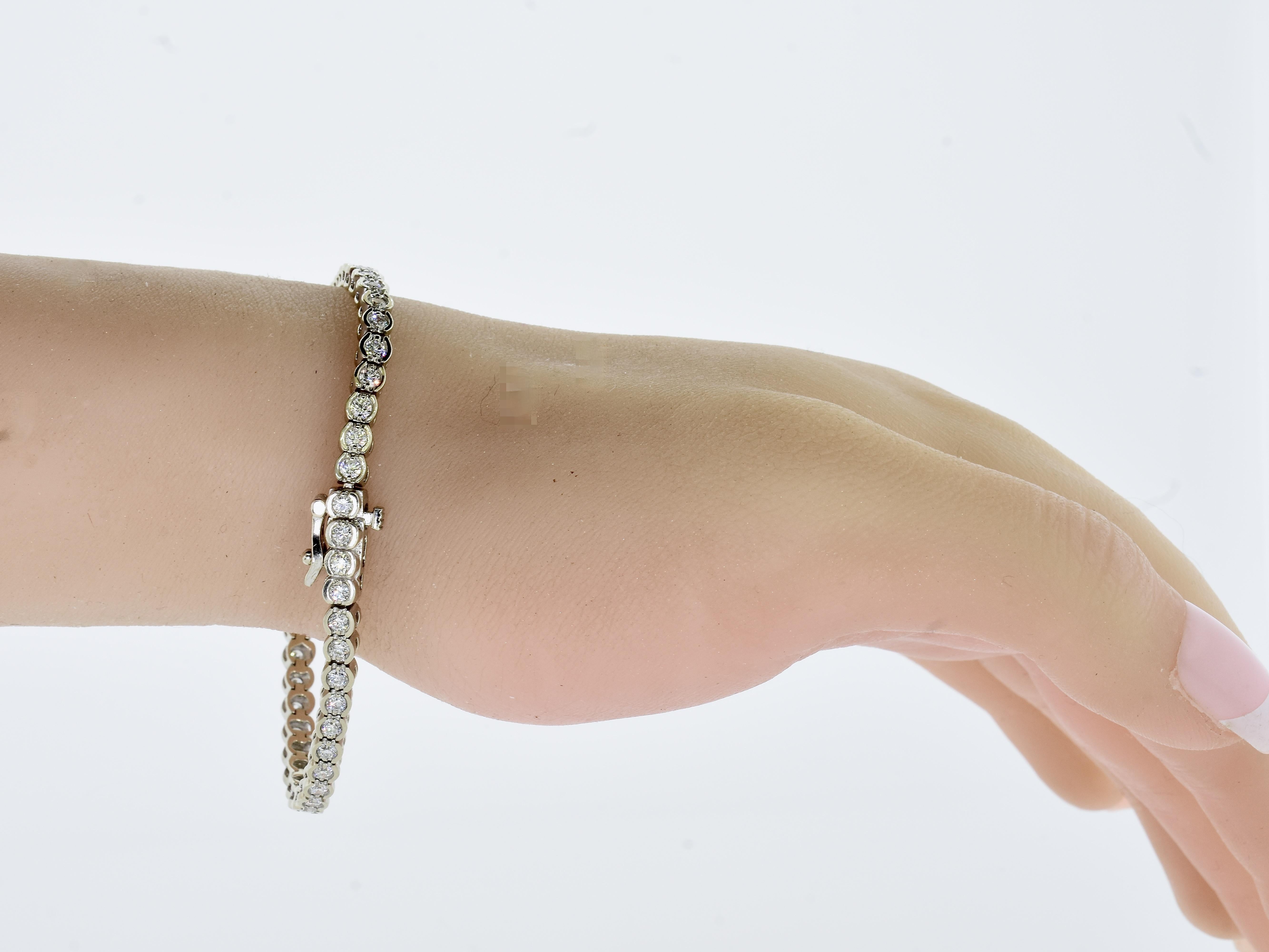 Armband mit weißem Brillantschliff und Weißgold Contemporary für Damen oder Herren im Angebot