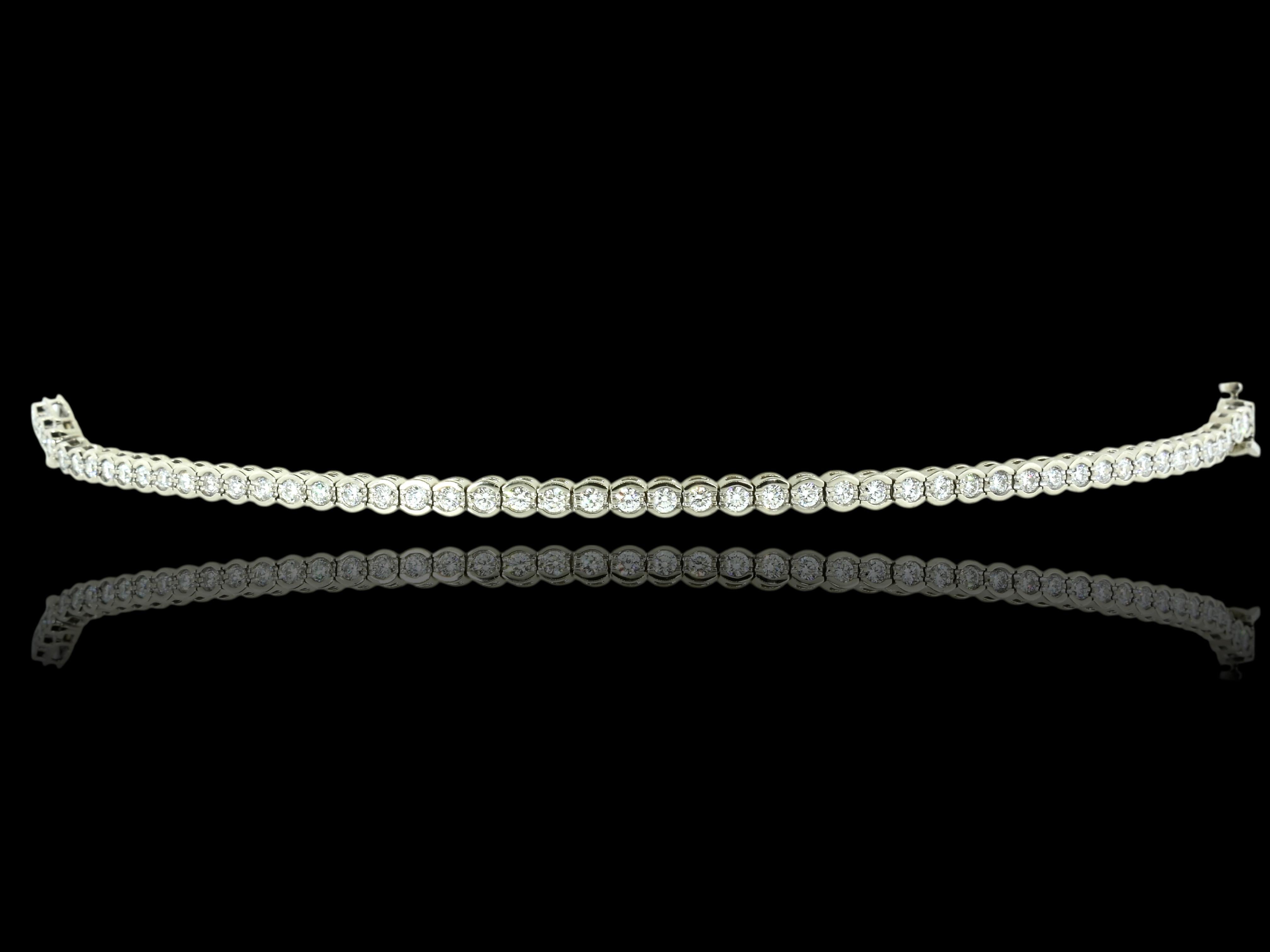 Armband mit weißem Brillantschliff und Weißgold Contemporary (Zeitgenössisch) im Angebot