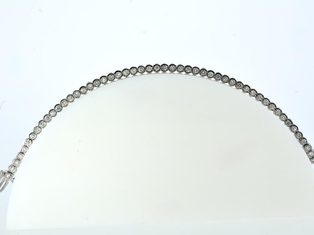 Armband mit weißem Brillantschliff und Weißgold Contemporary im Angebot 3