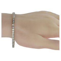 Fine Brilliant Cut White Diamond
White Gold Contemporary Bracelet