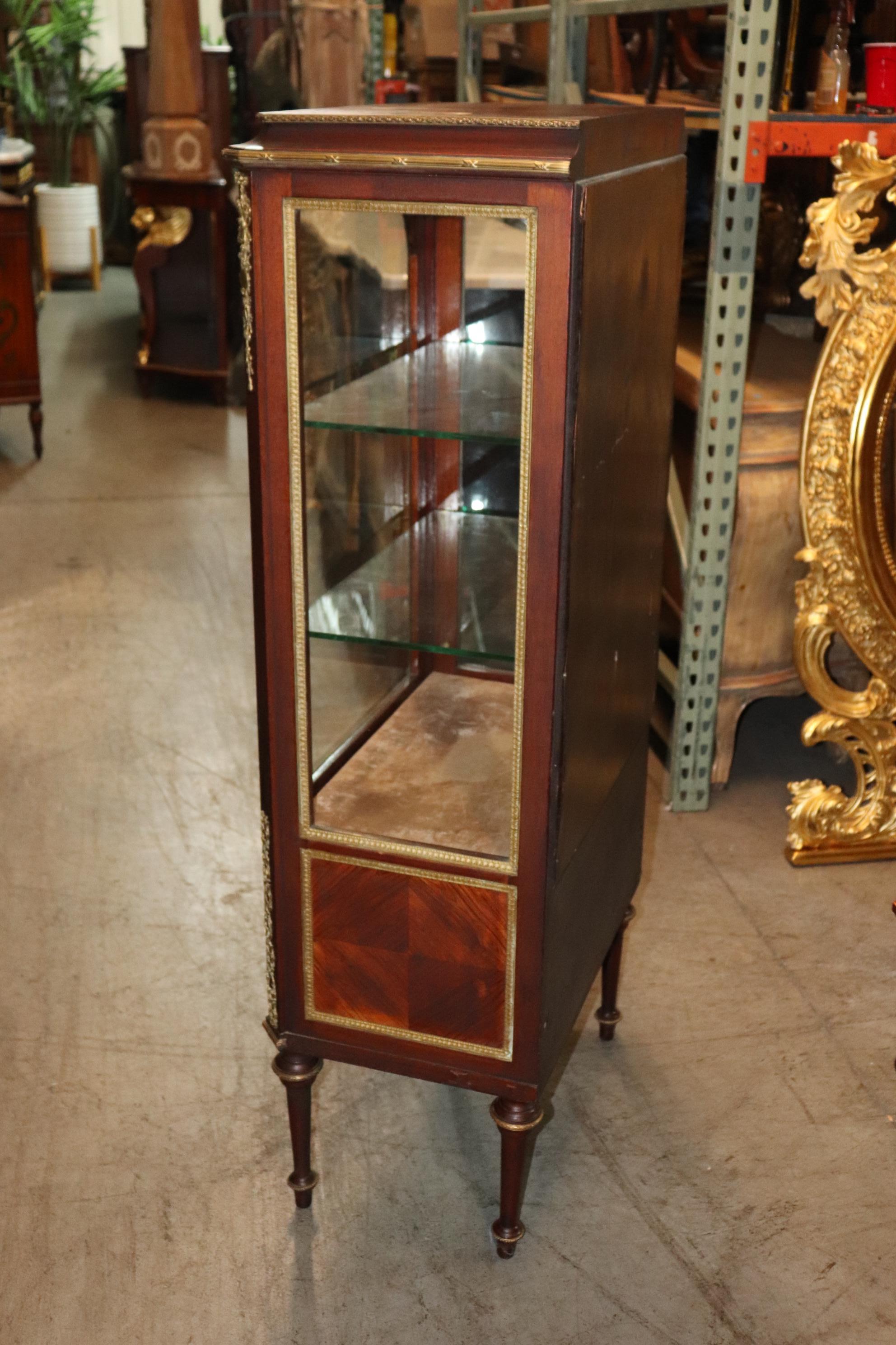 Fine Bronze Mounted French Louis XVI Style Mahogany Glass Shelved Vitrine 10