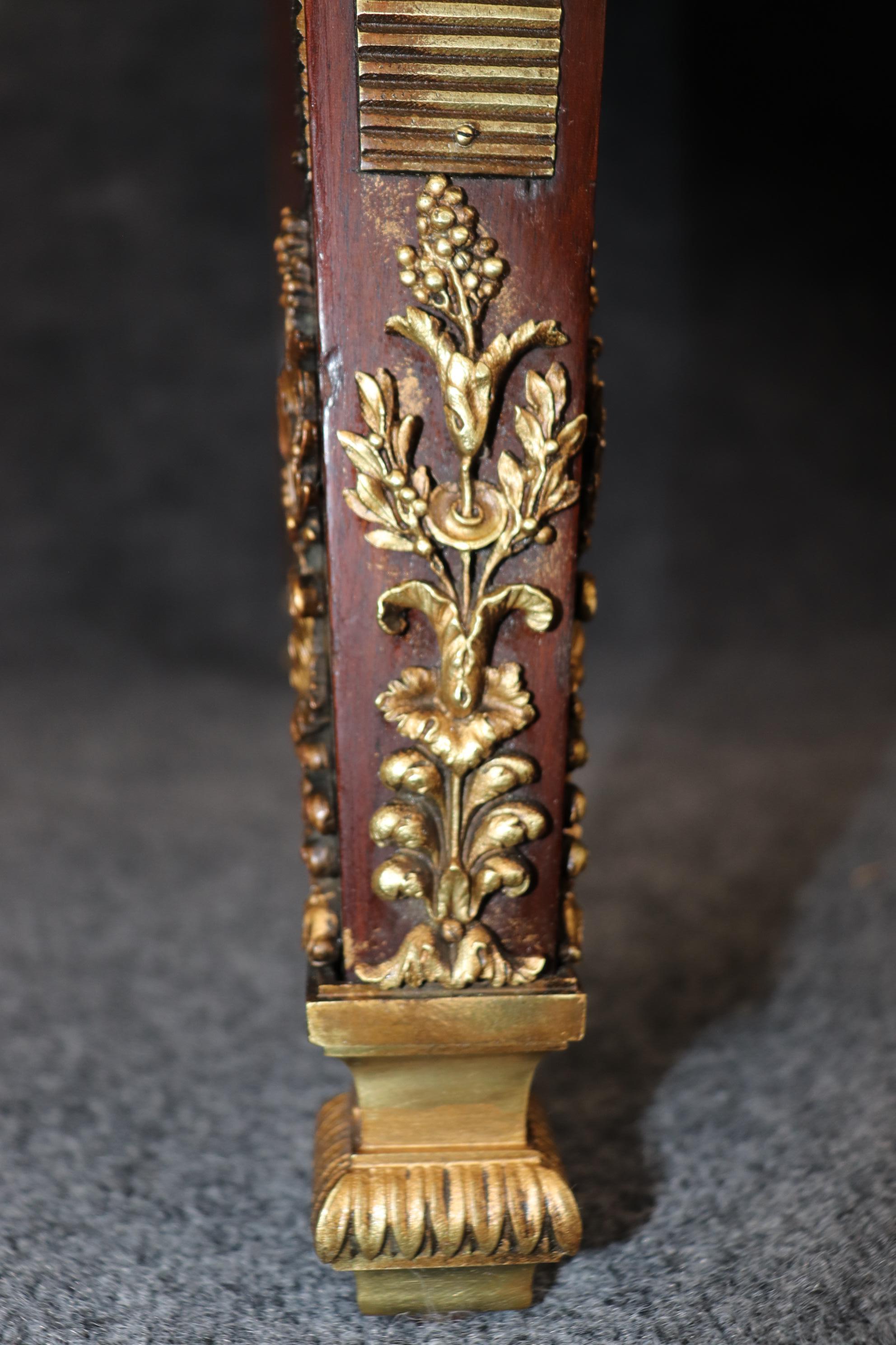 Scrivania francese in stile Luigi XVI con testa di leone montata in bronzo A Link in vendita 6