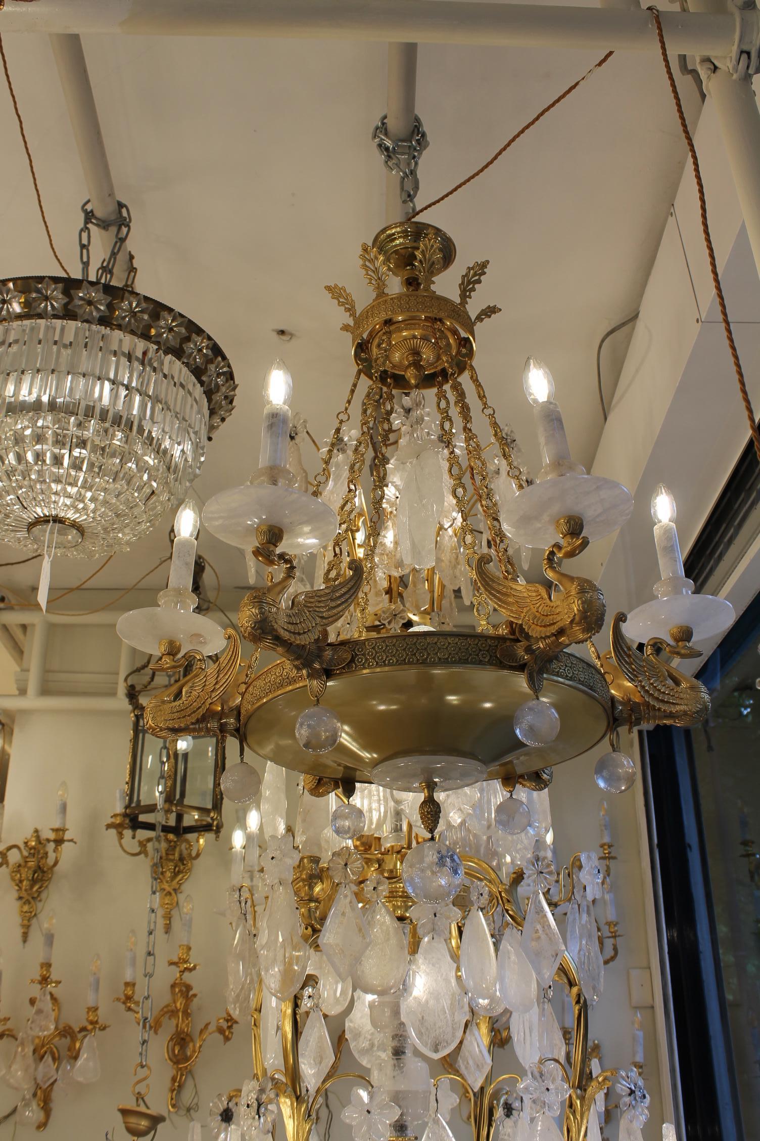 Bronzo Lampadario stile impero Swan in bronzo e cristallo di rocca con 10 luci in vendita