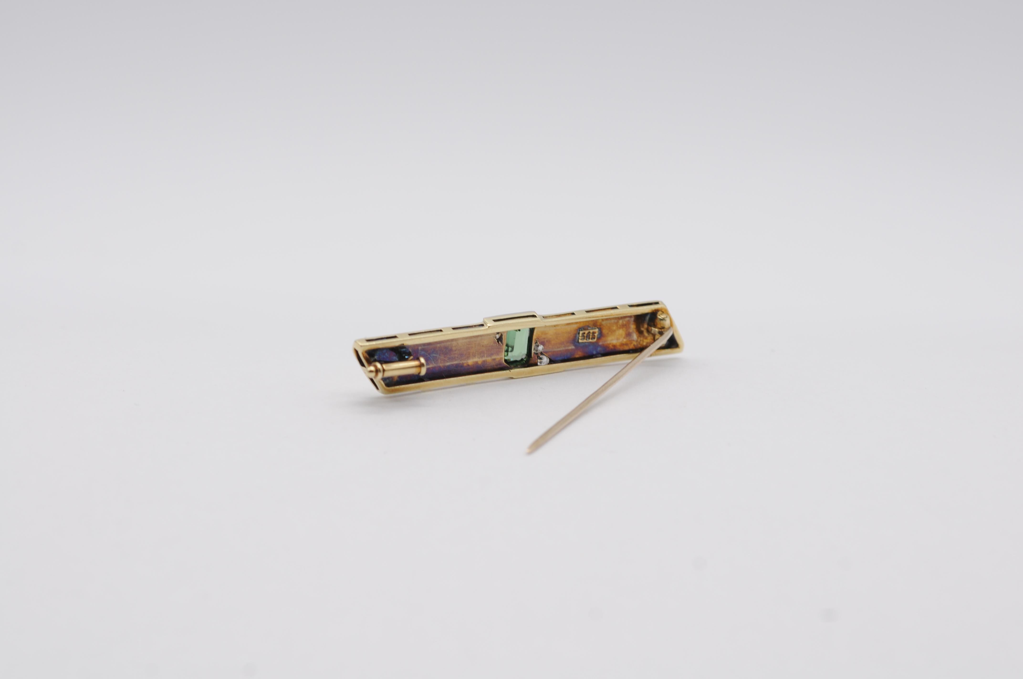 Fine brooch with tourmaline and diamonds in 14k yellow gold For Sale 2