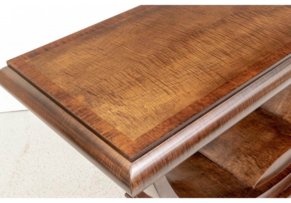 Bois Table console de style Art déco à bandes en broussin fin en vente