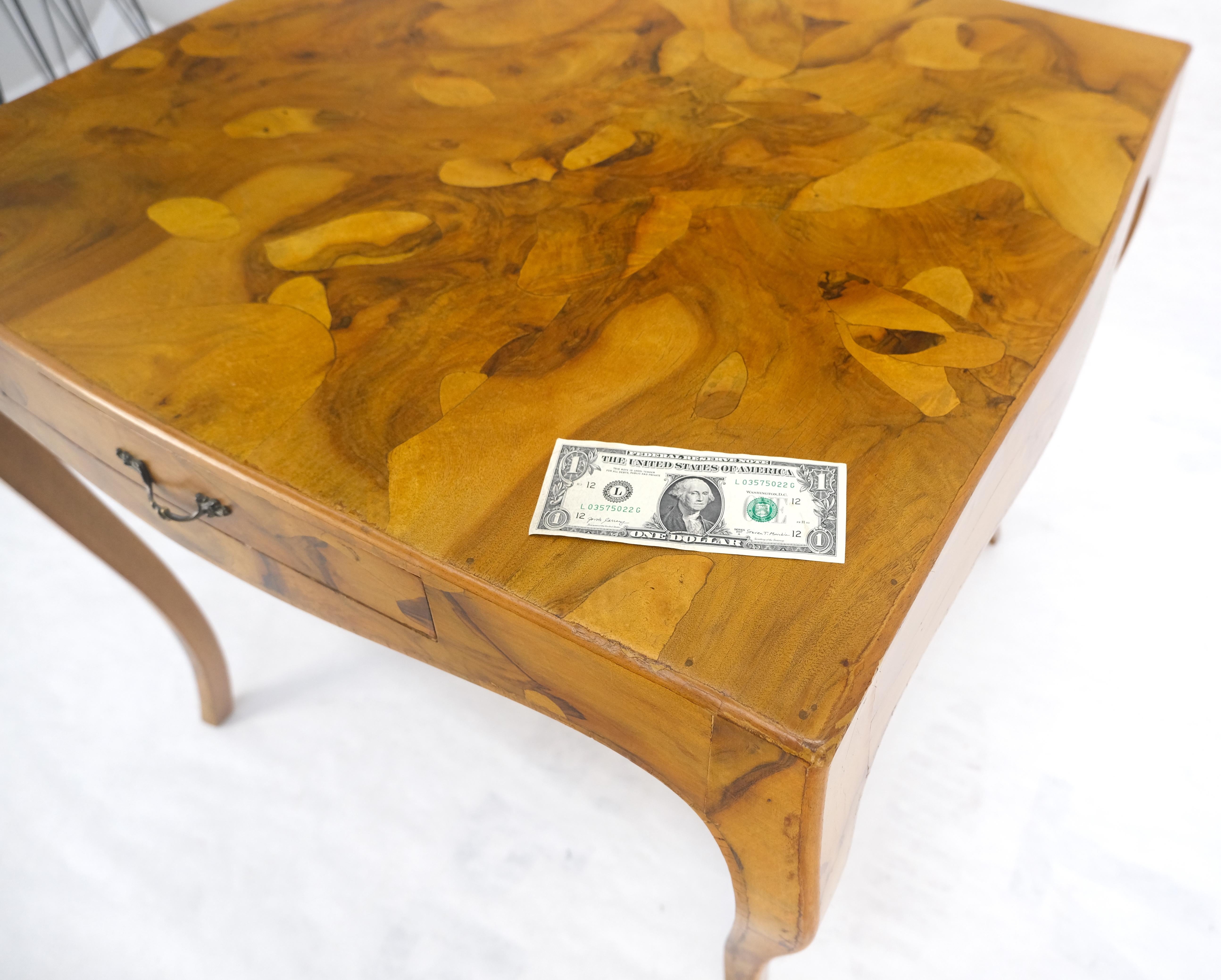 Table de jeu carrée italienne élégante en bois d'olivier MINT en vente 9