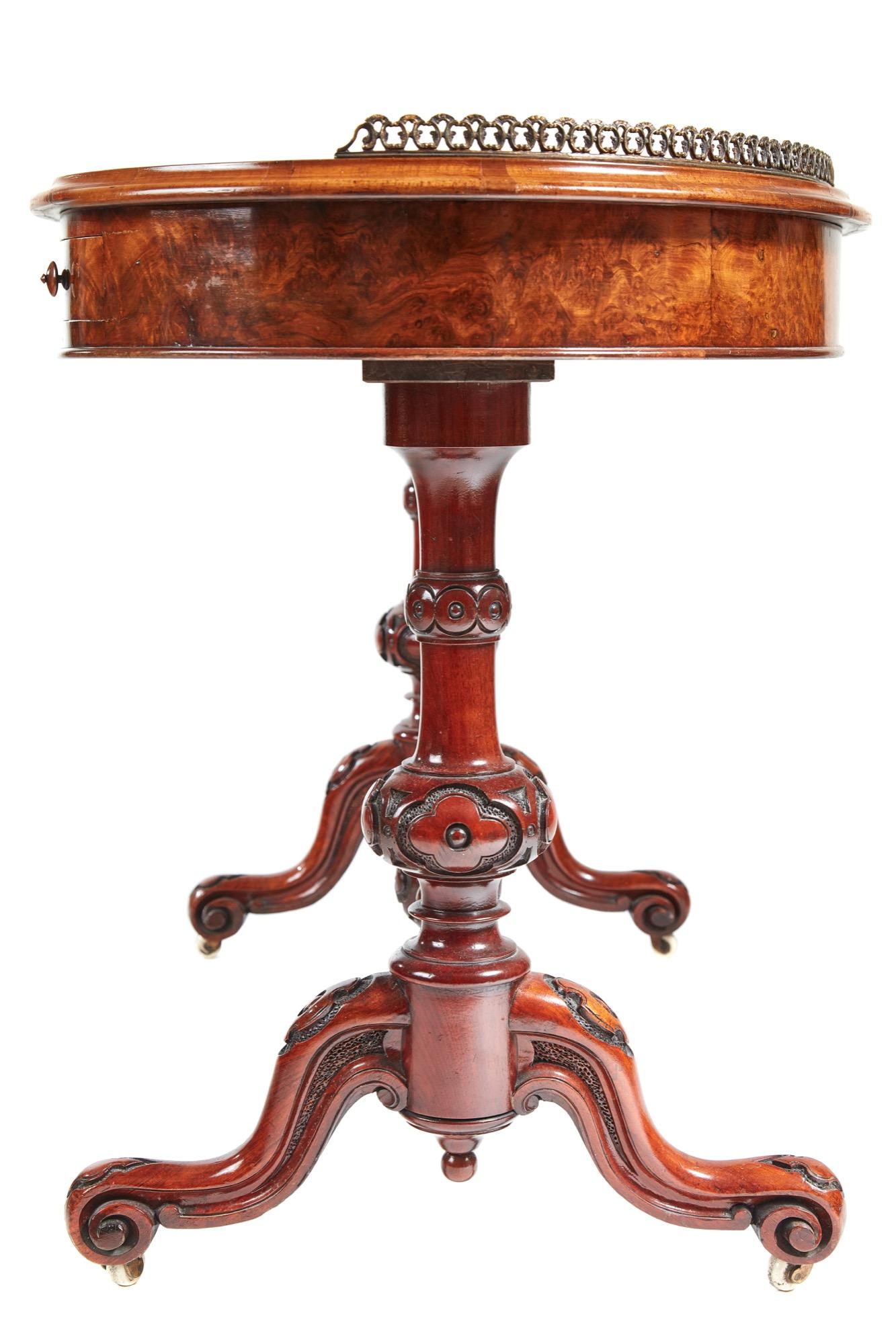Antique Fine Burr Walnut Kidney Shaped Writing Desk Table For Sale 2