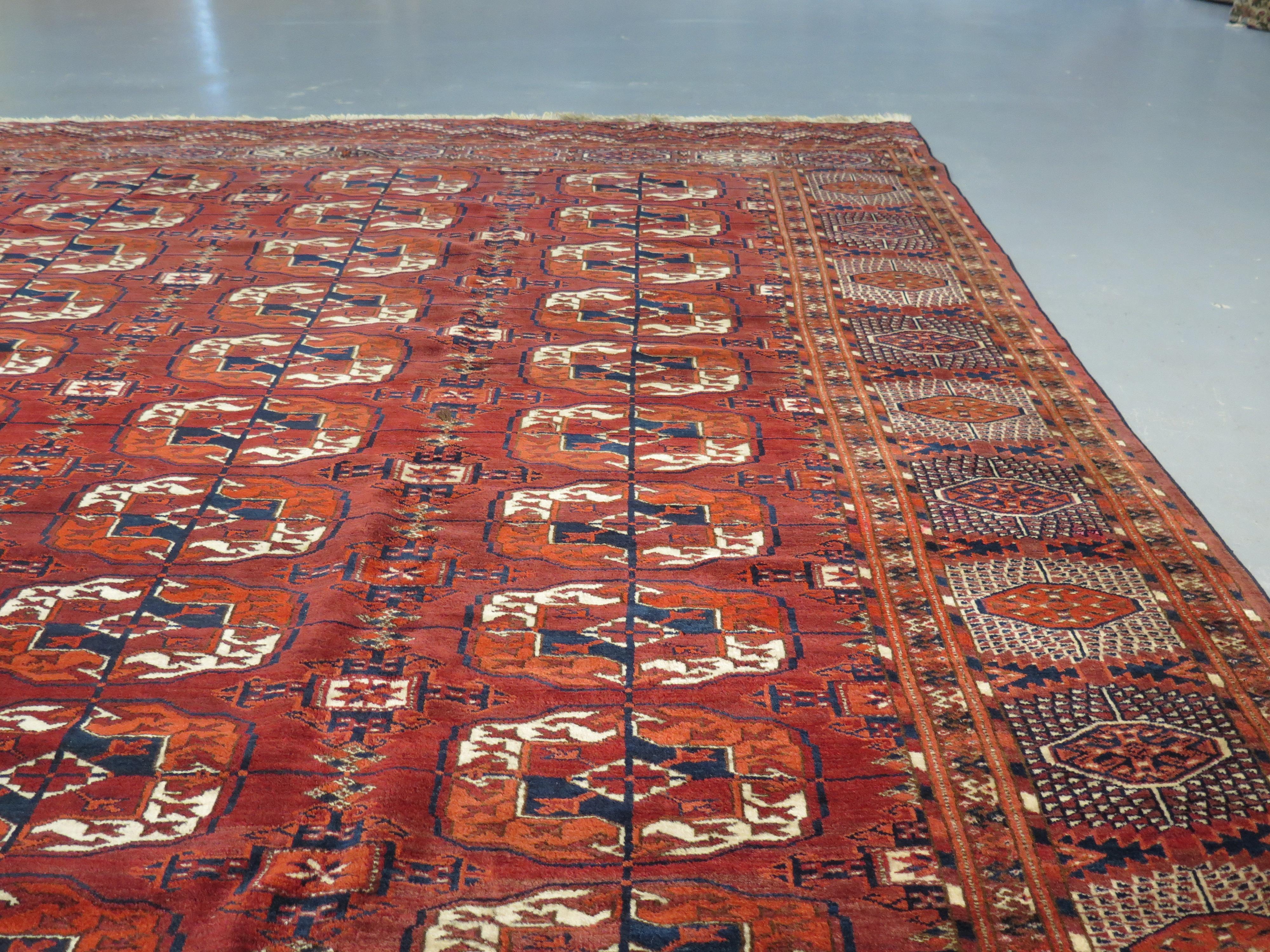 Tekke carpets are instantly recognizable for their distinctive stamped elephant foot patterns, even more so the early pieces, well known for their bold, visually arresting drawings.  Produced by the weavers of the Tekke tribes in Turkoman in Central