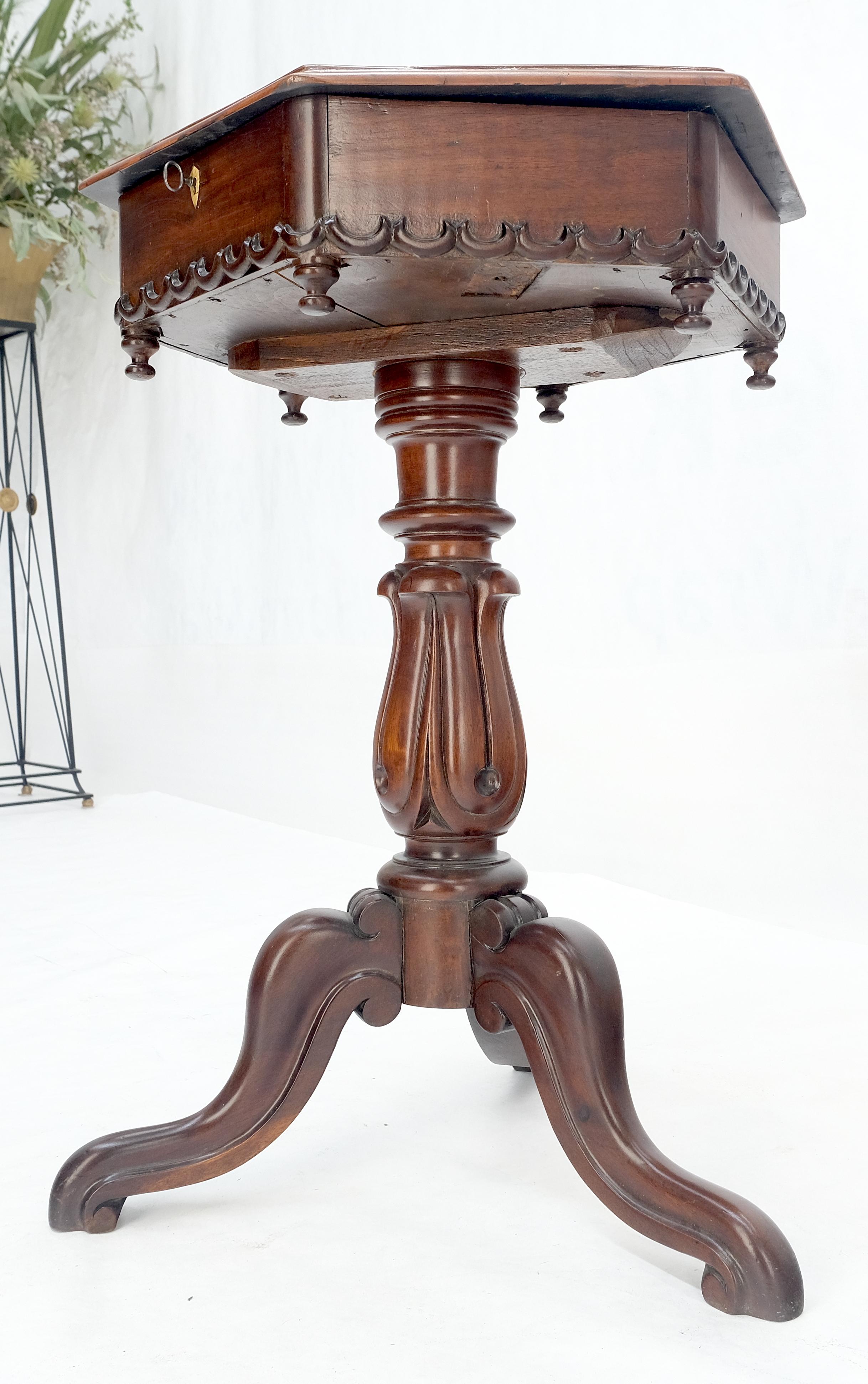 Fine c19th Century Hexagon Shape Lift Top Game Chess Board Lamp Occasional Table For Sale 4
