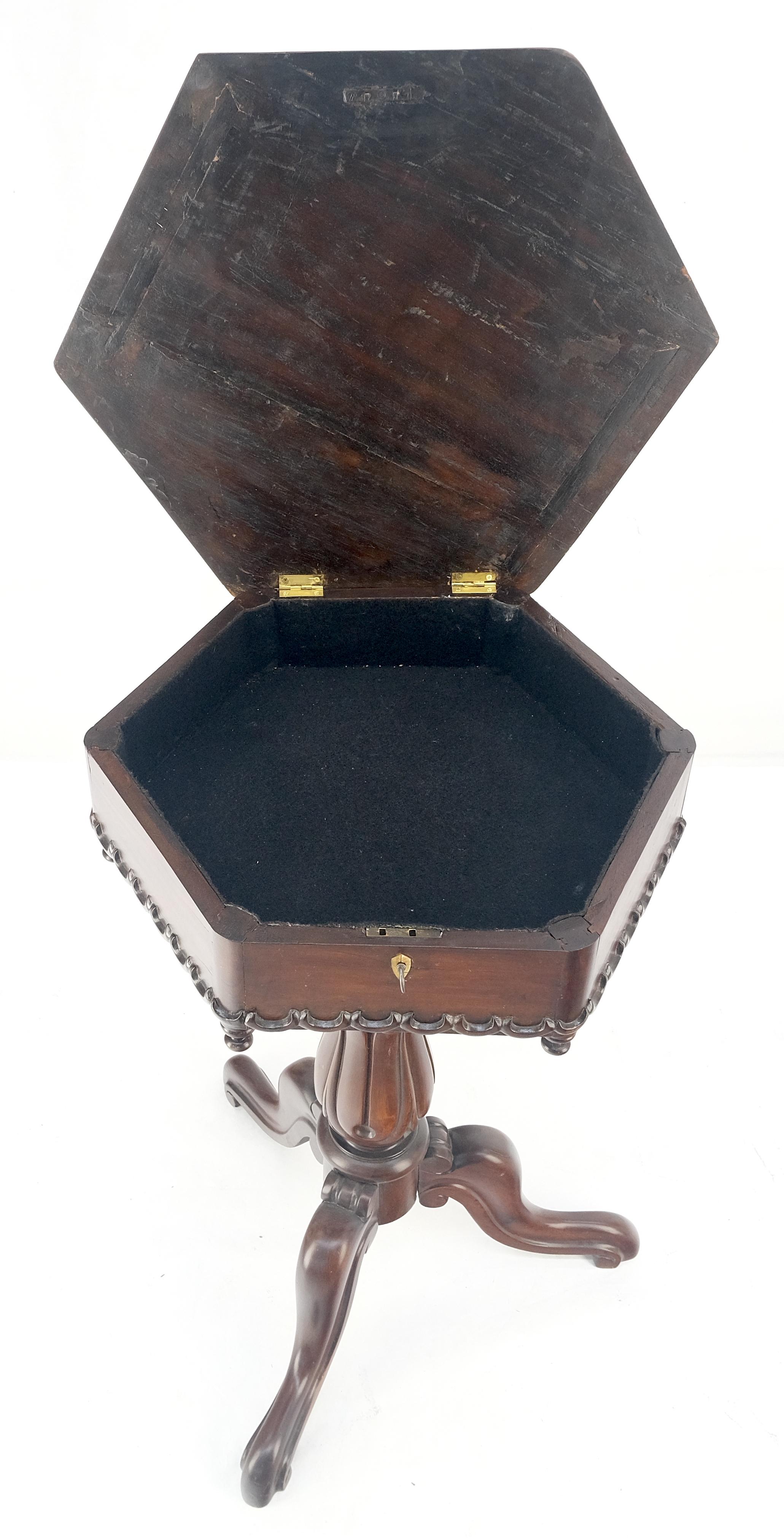 Fine c19th Century Hexagon Shape Lift Top Game Chess Board Lamp Occasional Table For Sale 8