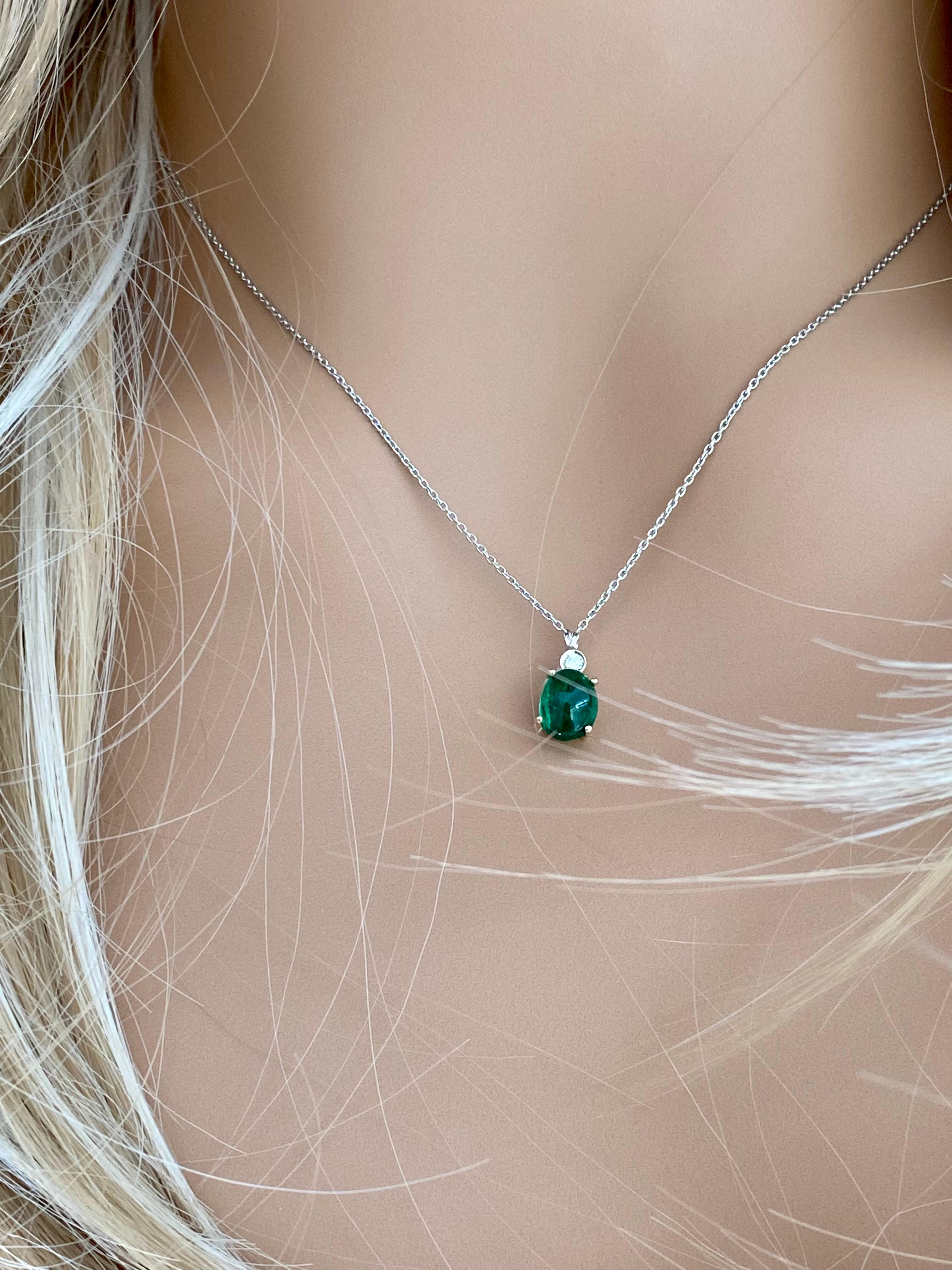 Fine Cabochon Emerald and Diamond Gold Drop Layered Necklace Pendant In New Condition In New York, NY
