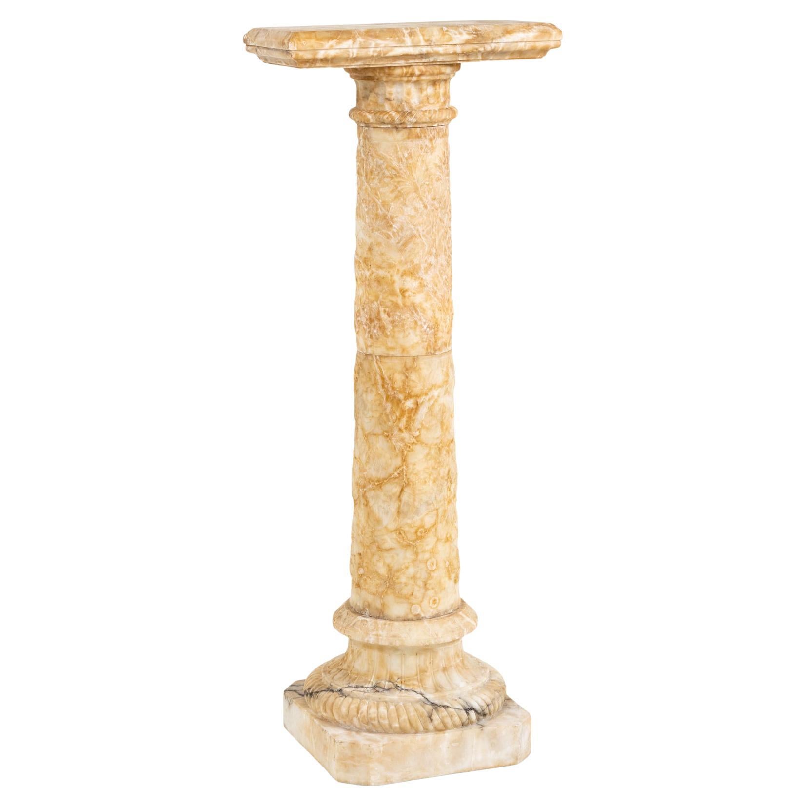Belle colonne d'albâtre sculptée en vente