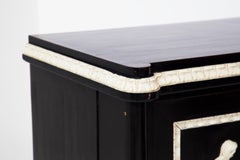 Meuble bar finement sculpt et bnis