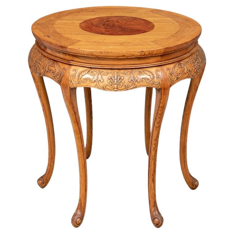 Table centrale ou support de sculpture en bois mélangé asiatique finement sculpté