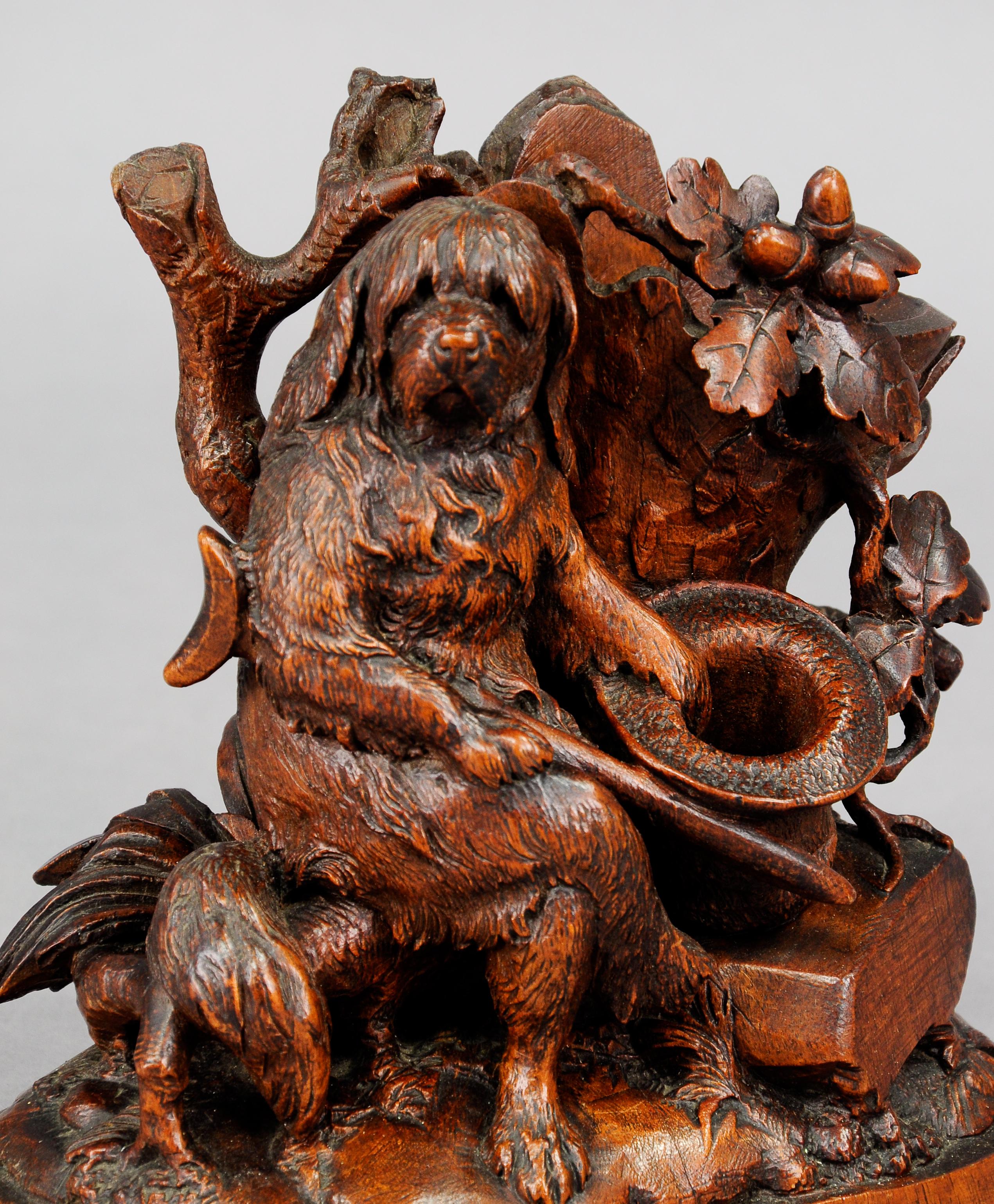 Rustique Belle statue de chien de la Forêt Noire sculptée, Brienz, datant d'environ 1900 en vente